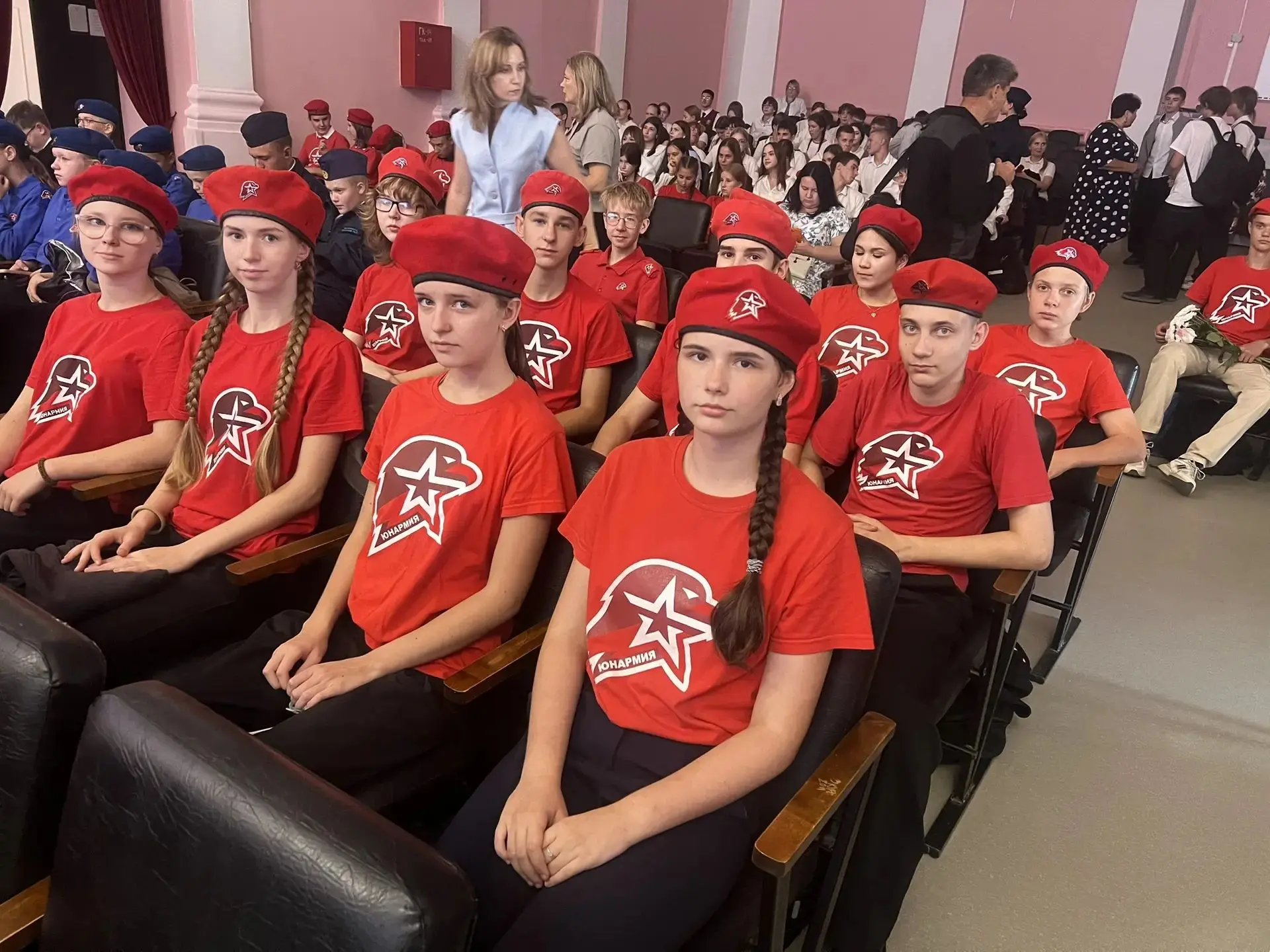 🕊 ПУСТЬ ЗНАЮТ ПОТОМКИ, ПУСТЬ ПОМНЯТ ЖИВЫЕ