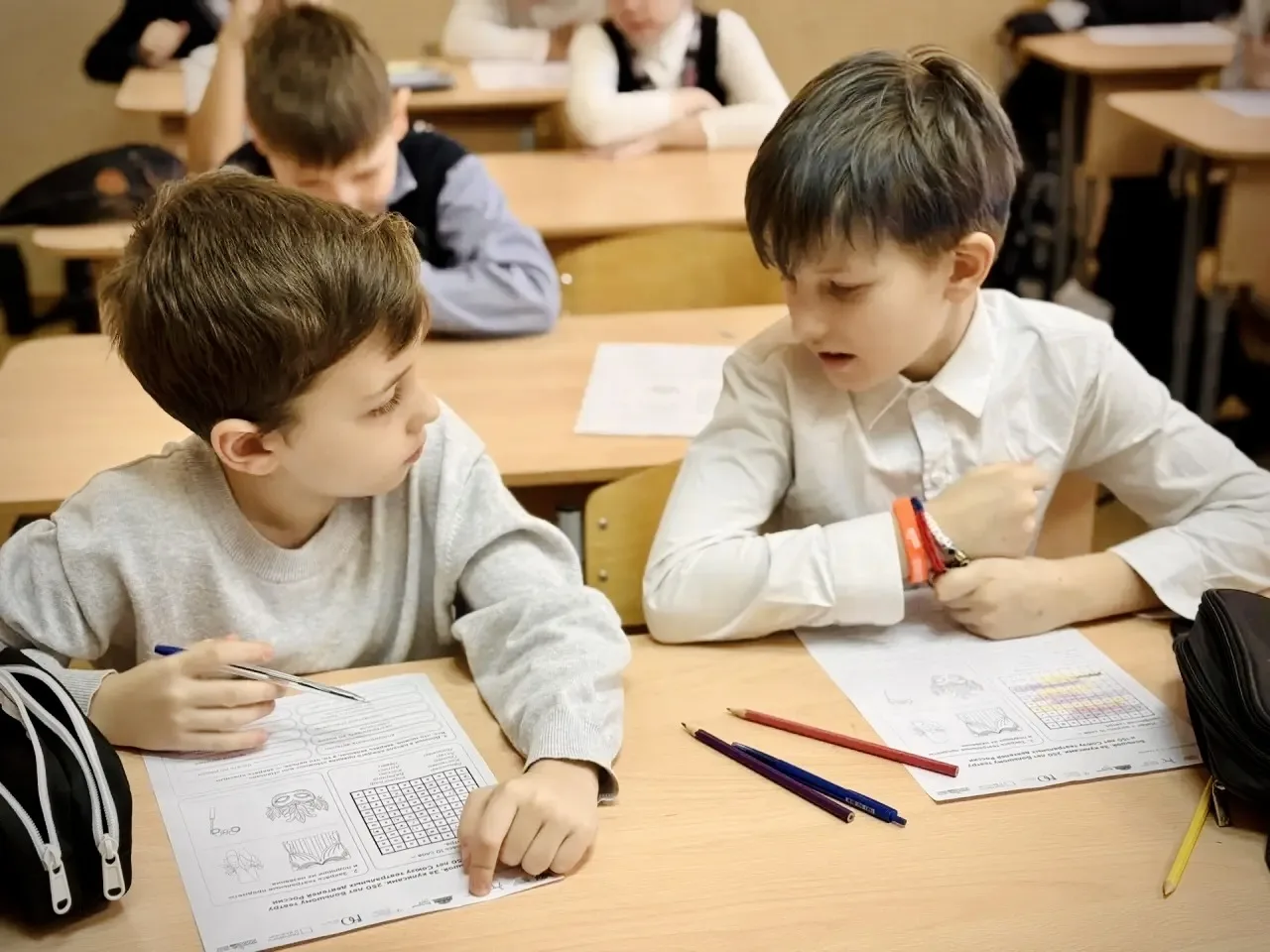 🇷🇺 Учебный день начался с торжественной церемонии поднятия Государственного флага Российской Федерац