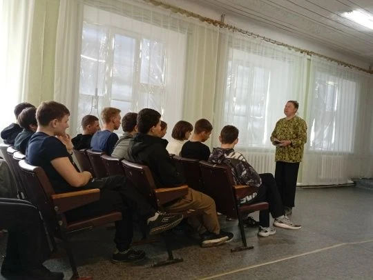 Сотрудник кафедры зоологии и экологии ДонГУ провела профориентационное мероприятие для школьников  📆