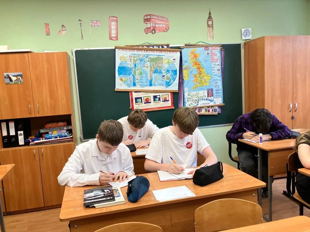 🎒 Безопасный маршрут: 7 «А» выбирает правильный путь!