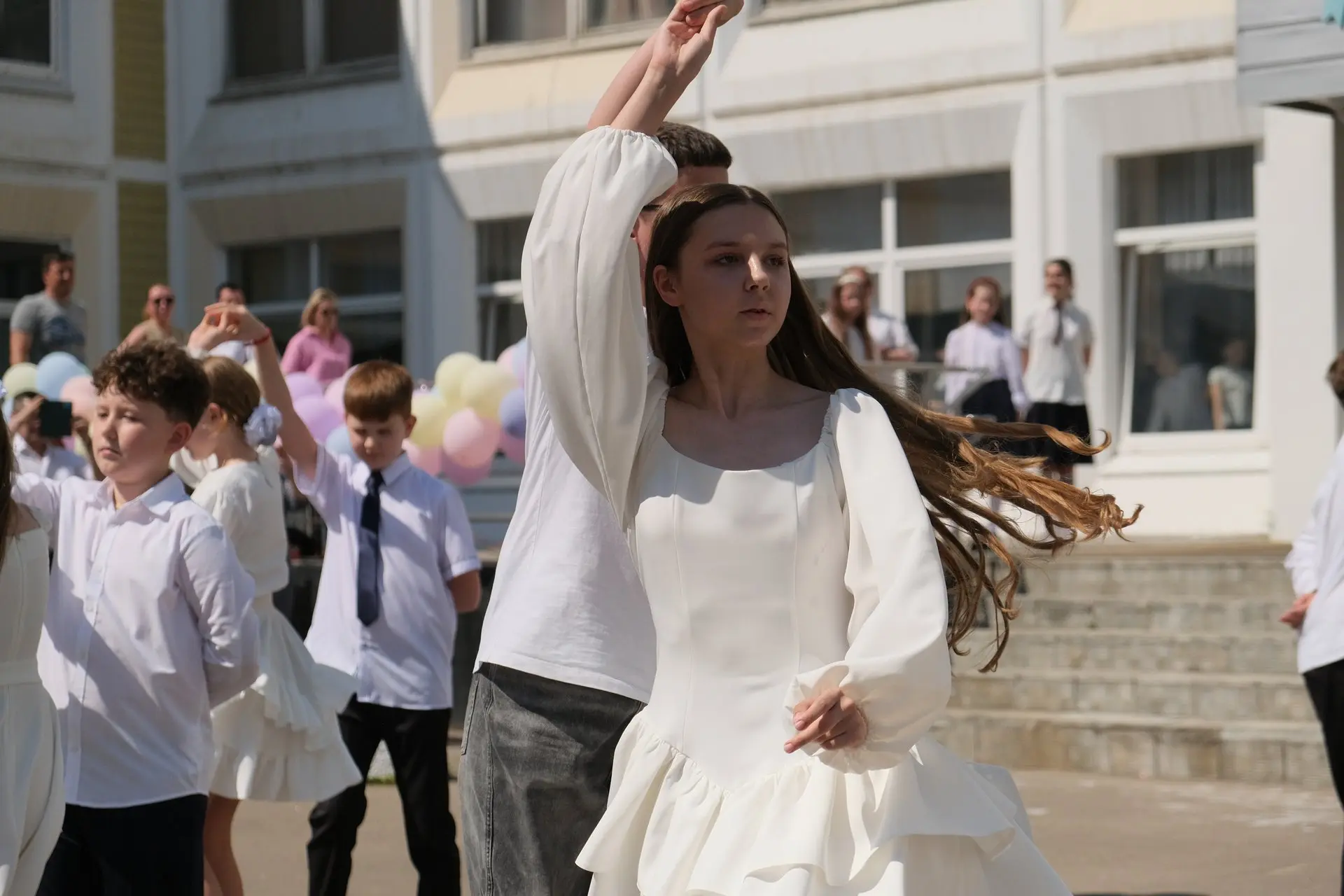 🎓 Прощай, начальная школа!  Сегодня во дворе школы звучали песни, кружился вальс и сверкали улыбки. 