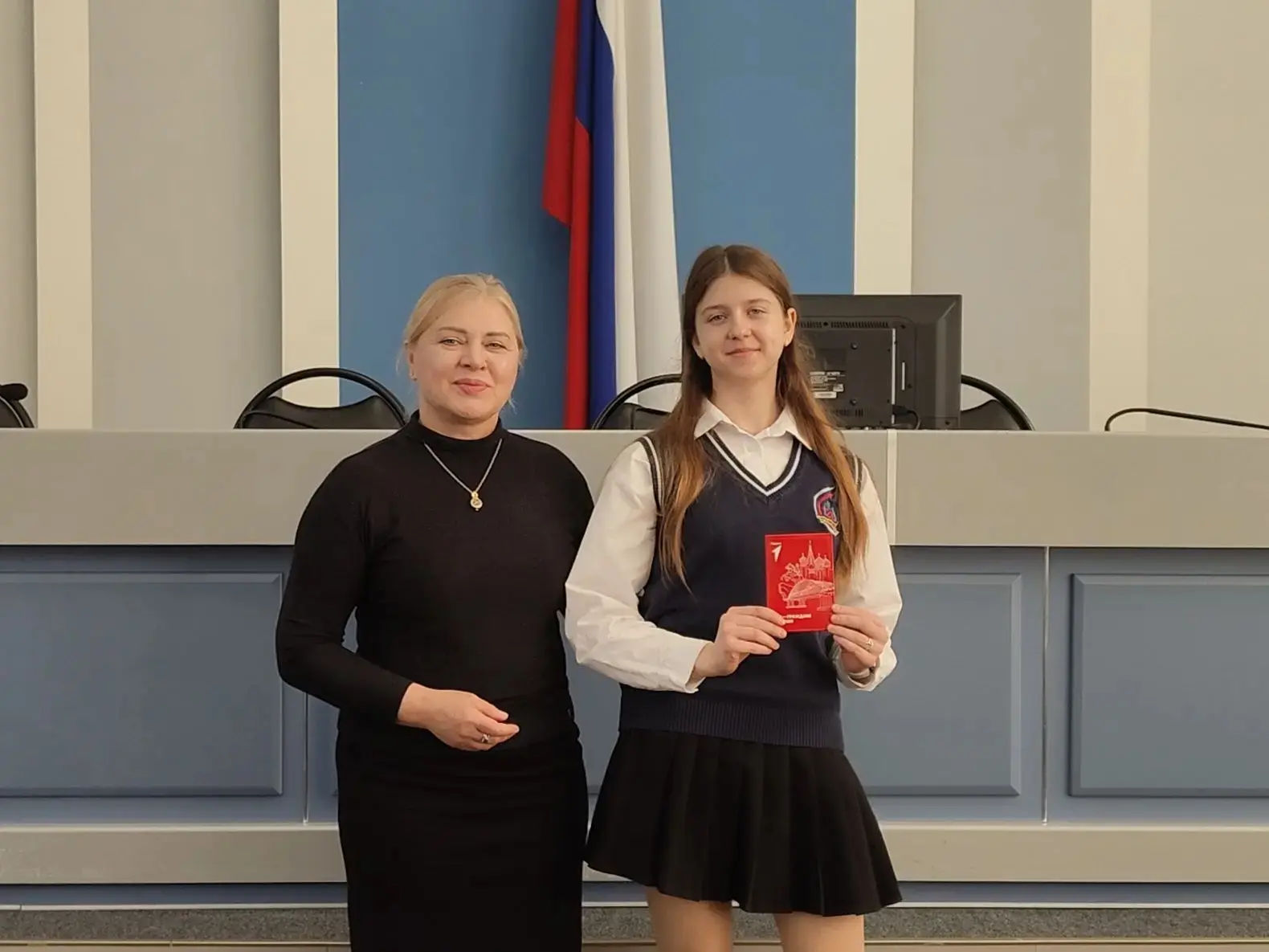 🌞ГИМНАЗИЯ-ЭТО ИНТЕРЕСНО!  🇷🇺Сегодня в Администрации города Батайска состоялось торжественное вручени