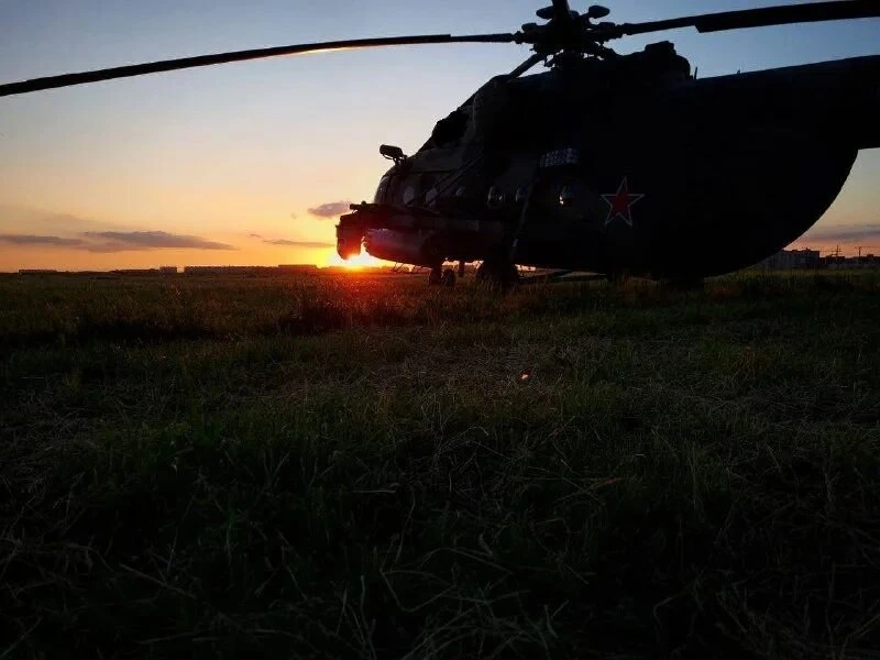 Тем, кто ложится спать, спокойного сна! Братьям - удачной охоты!