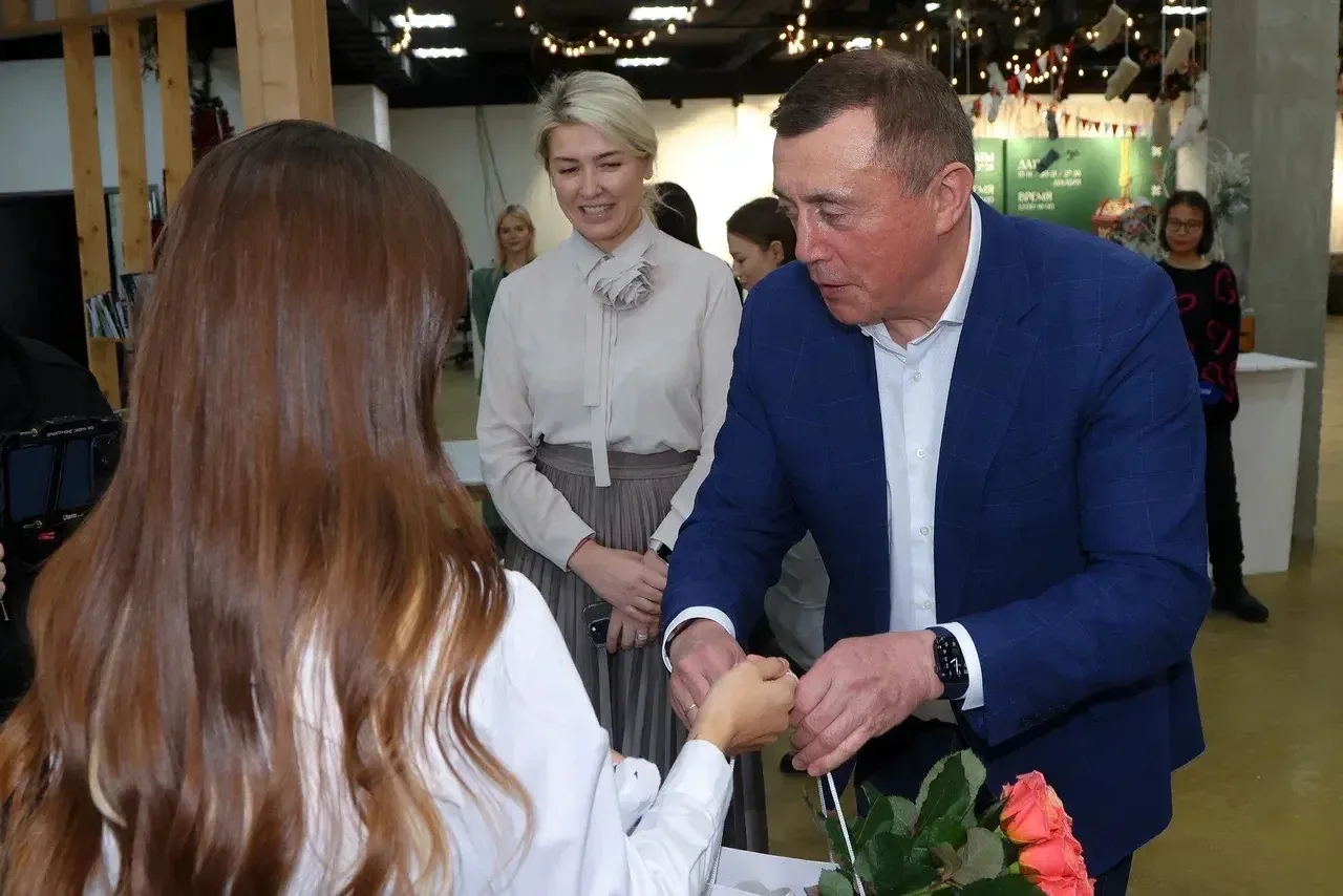 ✔️Вместе с губернатором Валерием Лимаренко провели встречу с участницами программы «Счастливое матер