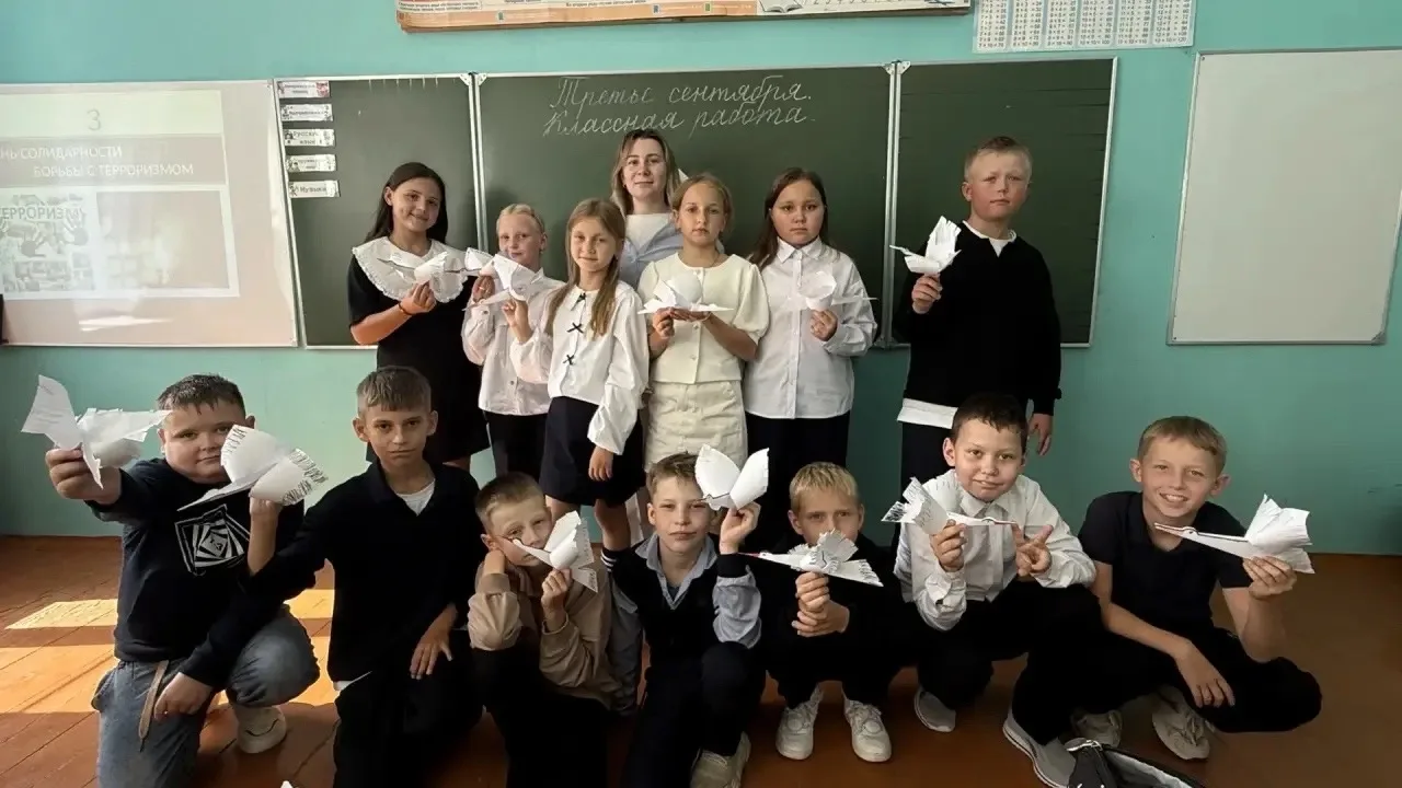 🕊️ Бумажные журавли — символ мира и памяти🕊️
