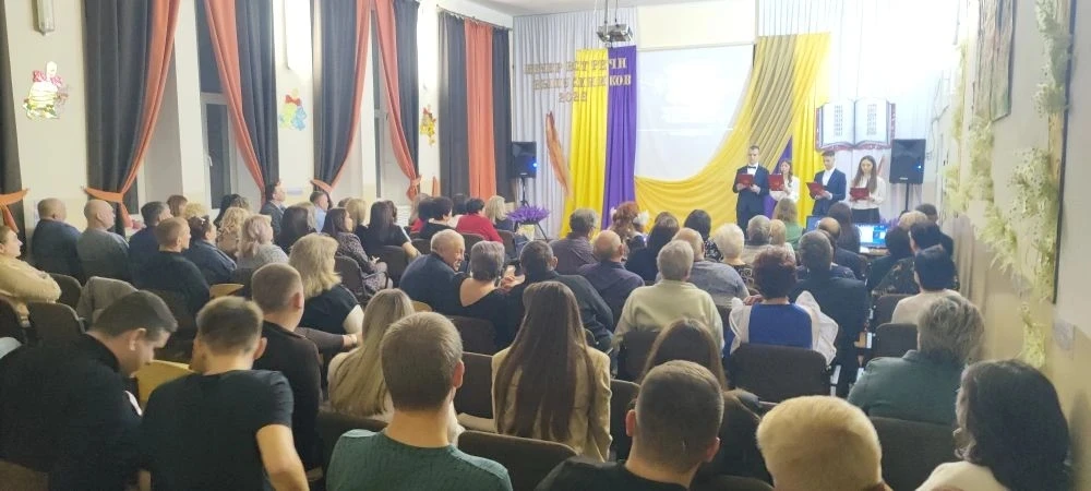 🏫В нашей школе прошел традиционный вечер встречи выпускников под названием "Сквозь киноленту школьны