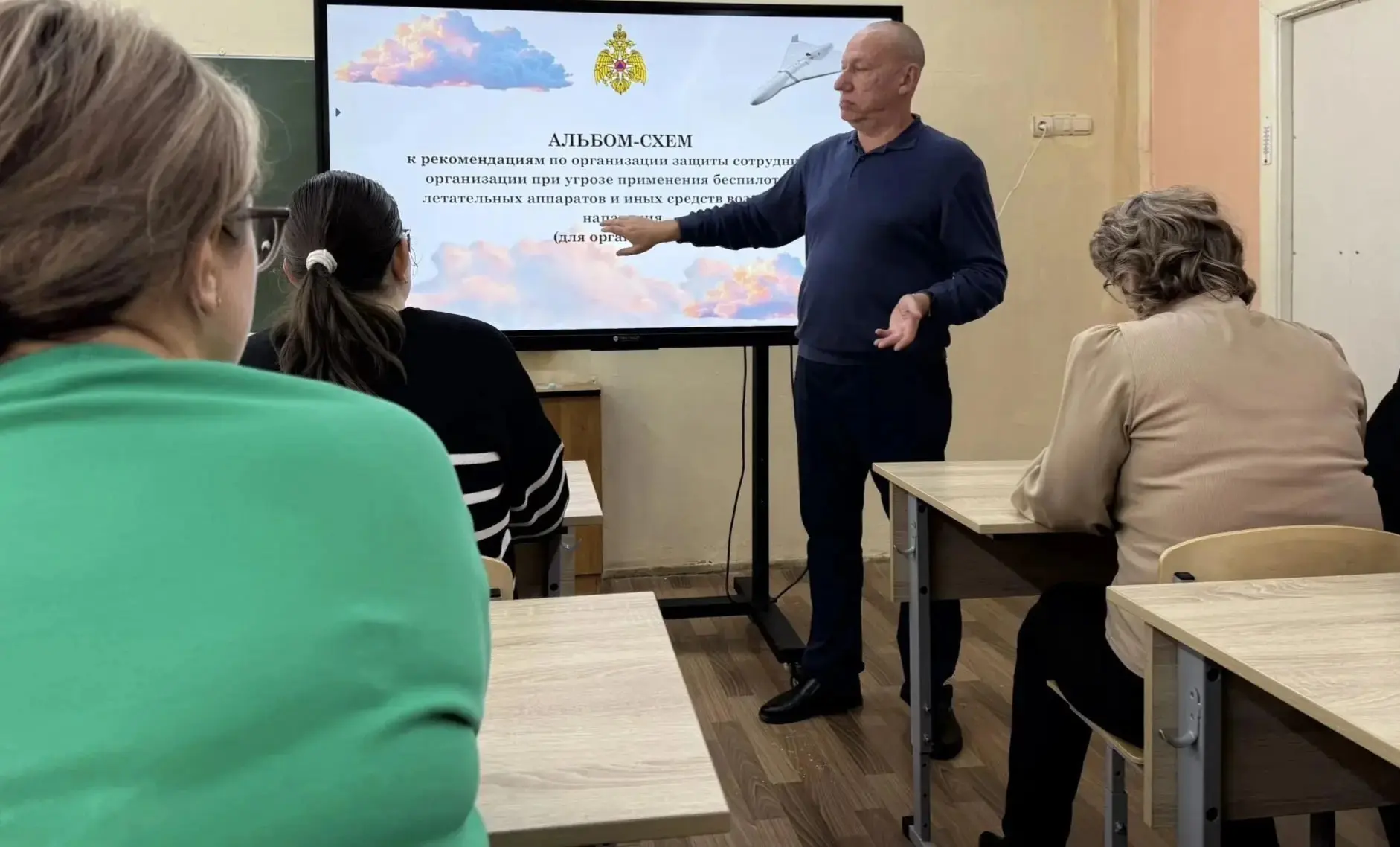 В МБОУ СОШ № 1 (ул. Молодежная, дом 6, ул. Молодежная, дом 8А, ул. Молодежная, дом 14 А...