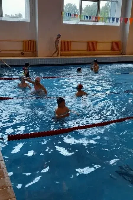 #ЛагерьСолнышко
#ПоездкаВБассейн
🏊🏊«Второе дыхание»
🏊🏊Вчера школьный лагерь снова совершил заплы