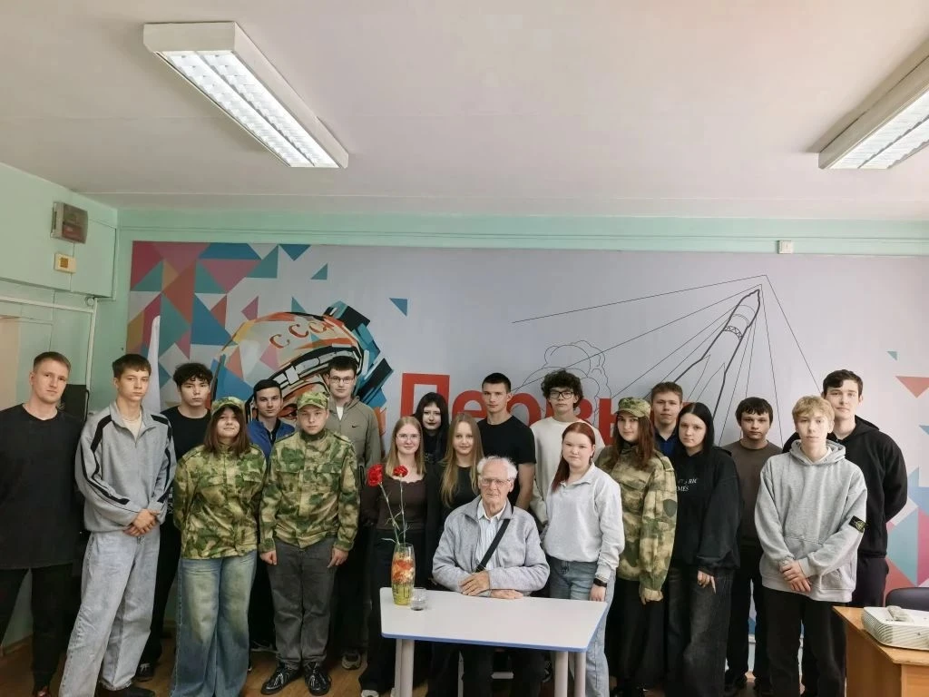 ЖИВА ПАМЯТЬ О ВОЙНЕ

В день празднования 81-й годовщины Великой Победы состоялось трогательное и осо