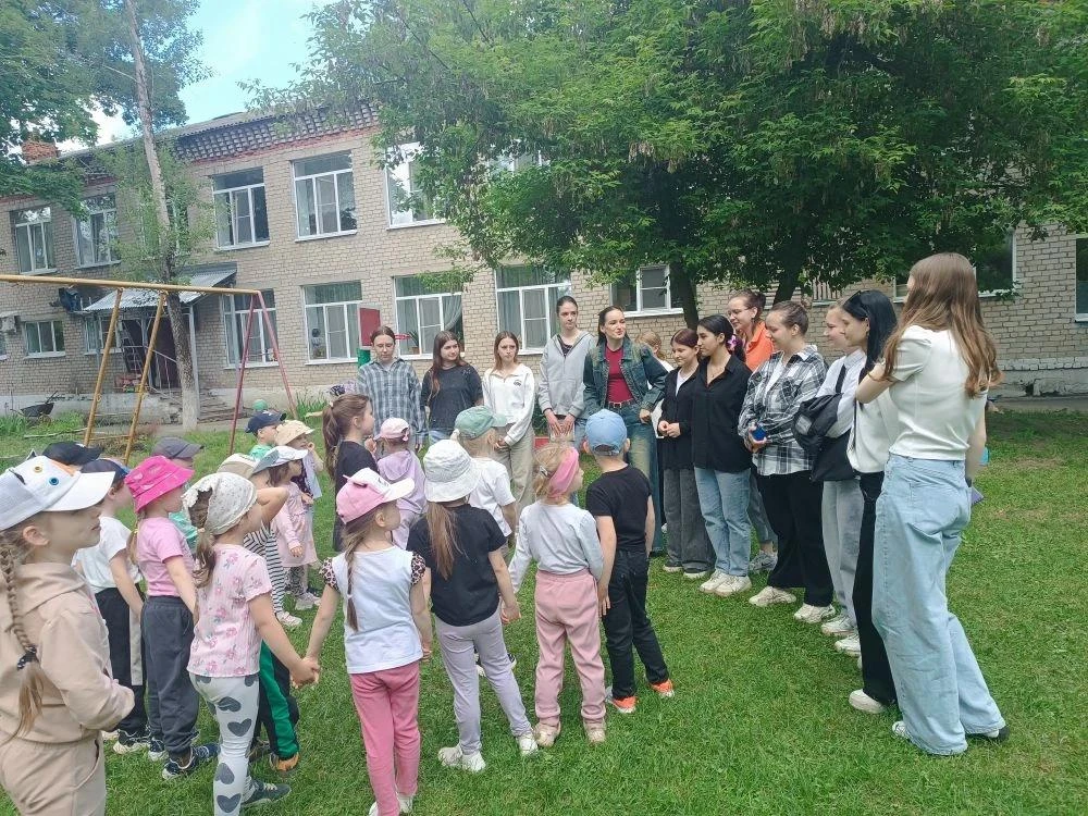 В ходе реализации учебной практики  студенты ГХТК им Г.Ф. Чехлова
 организовали с детьми средней гру
