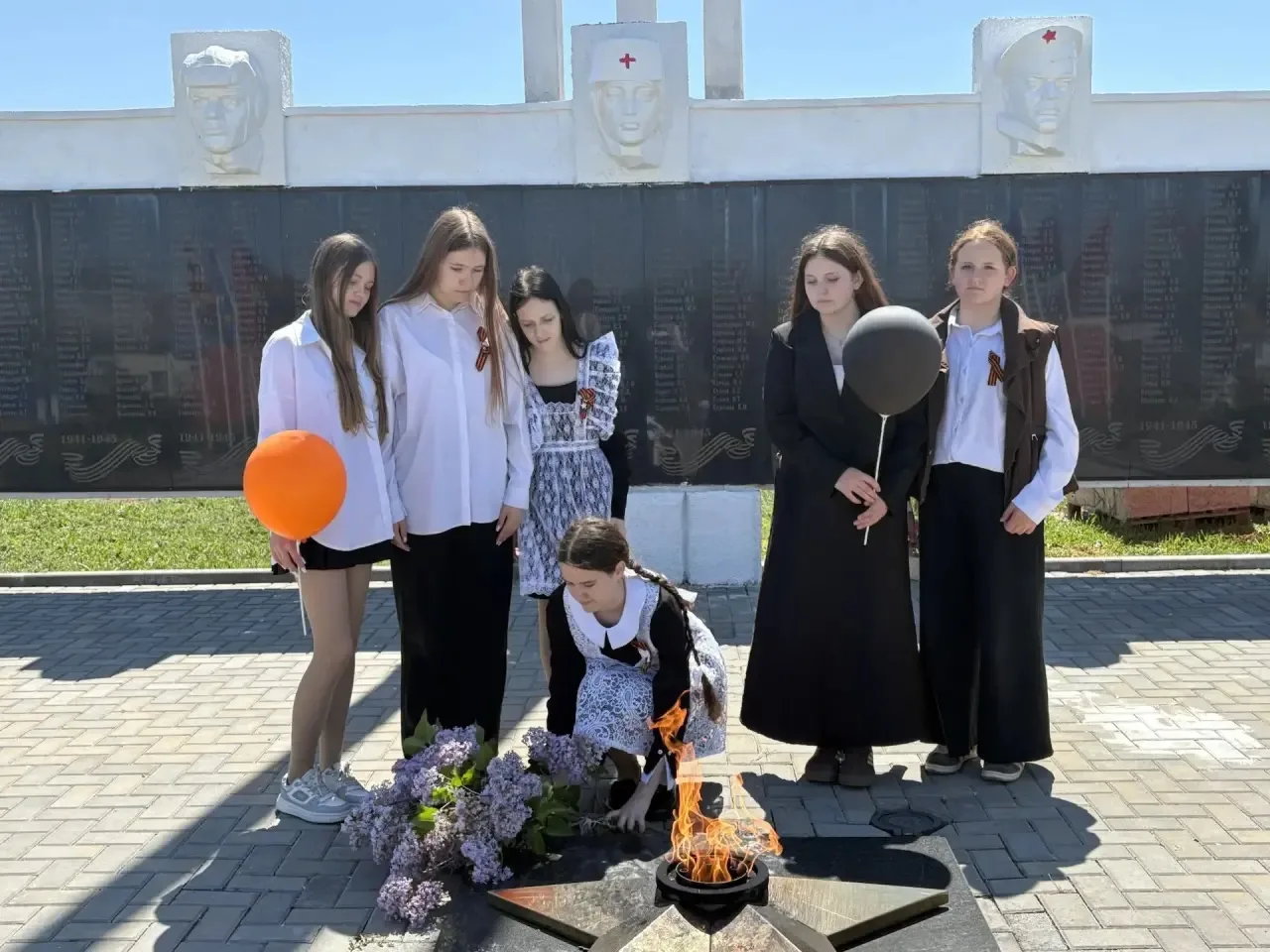 🌷 Памяти павших будем достойны!