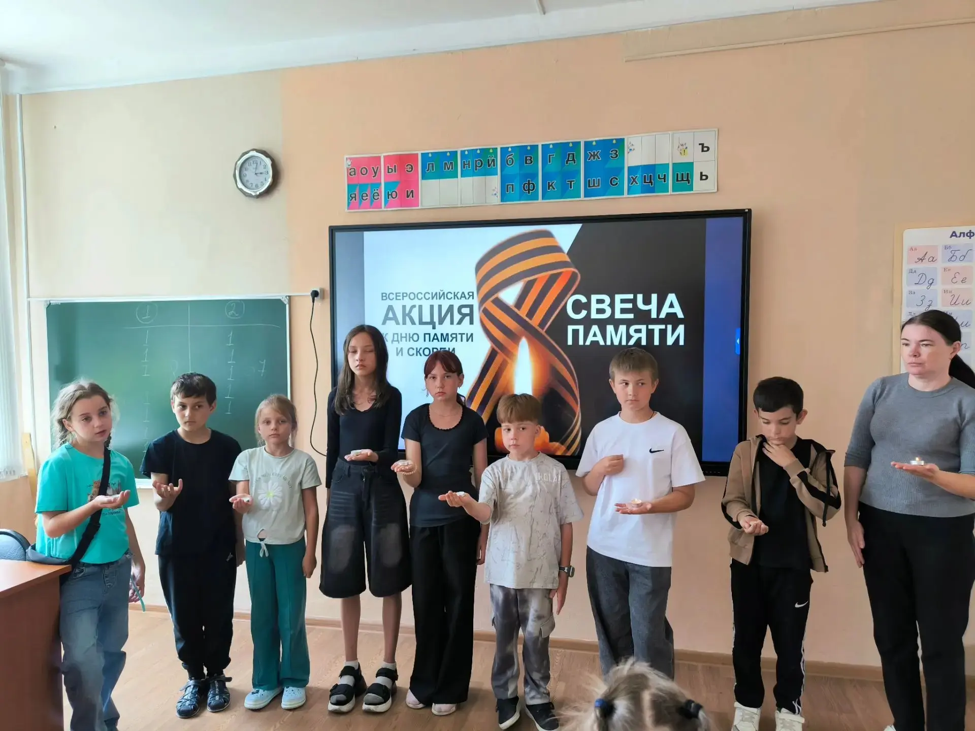 В пришкольном лагере «Мегаполис» особое внимание уделяют патриотическому воспитанию. 22 июня обучающ