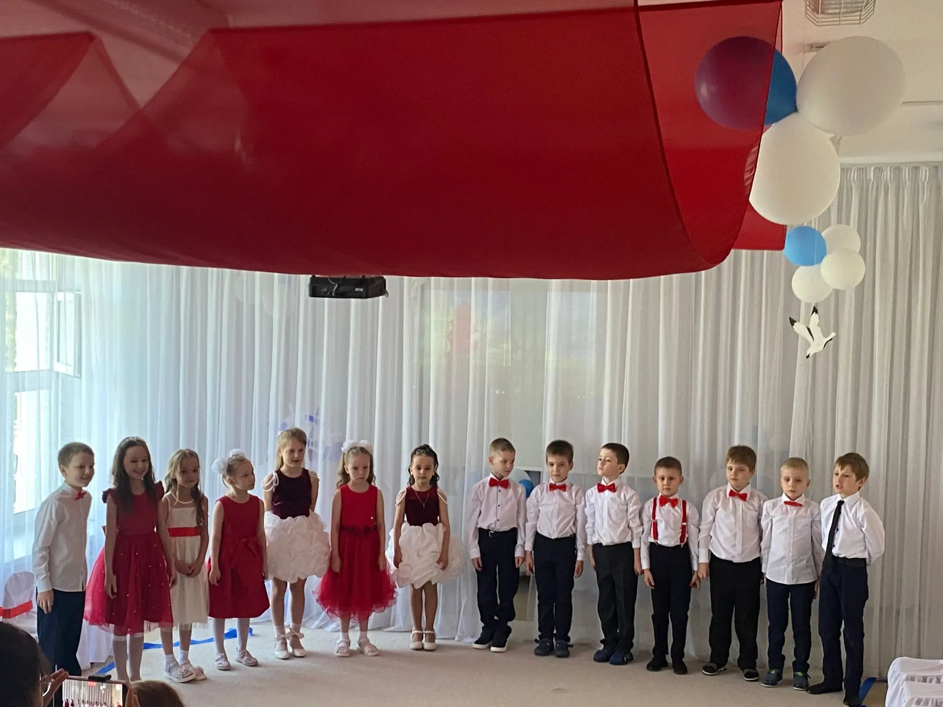 🌼ЛЕТО НАЧИНАЕТСЯ С ВЫПУСКНОГО! 🌼
Дорогие друзья, уважаемые родители и подписчики! 

☀️Мы с вами оф