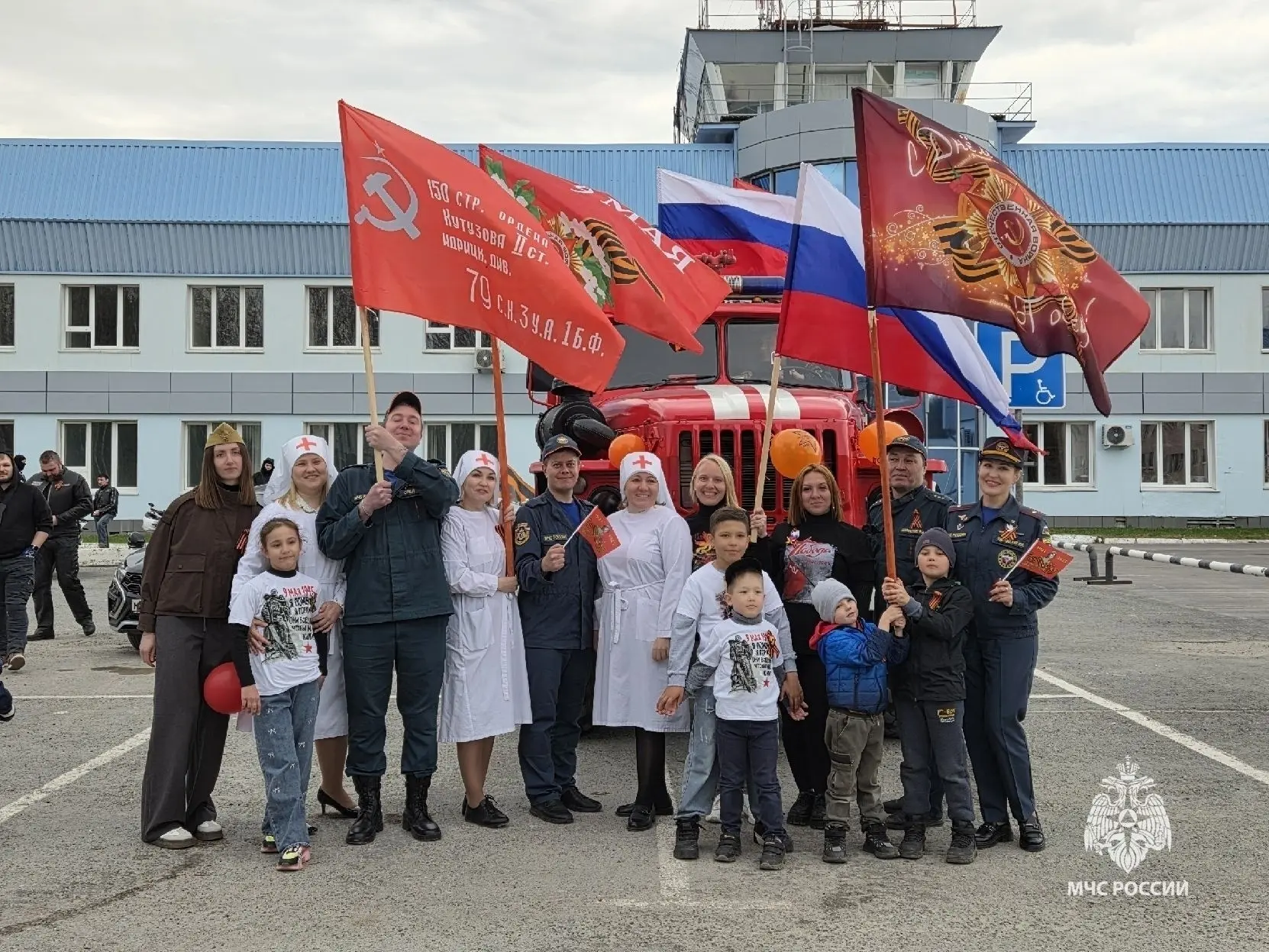 Сотрудники МЧС Югры приняли участие в патриотическом автопробеге «Спасибо деду за Победу!»  Экипаж о