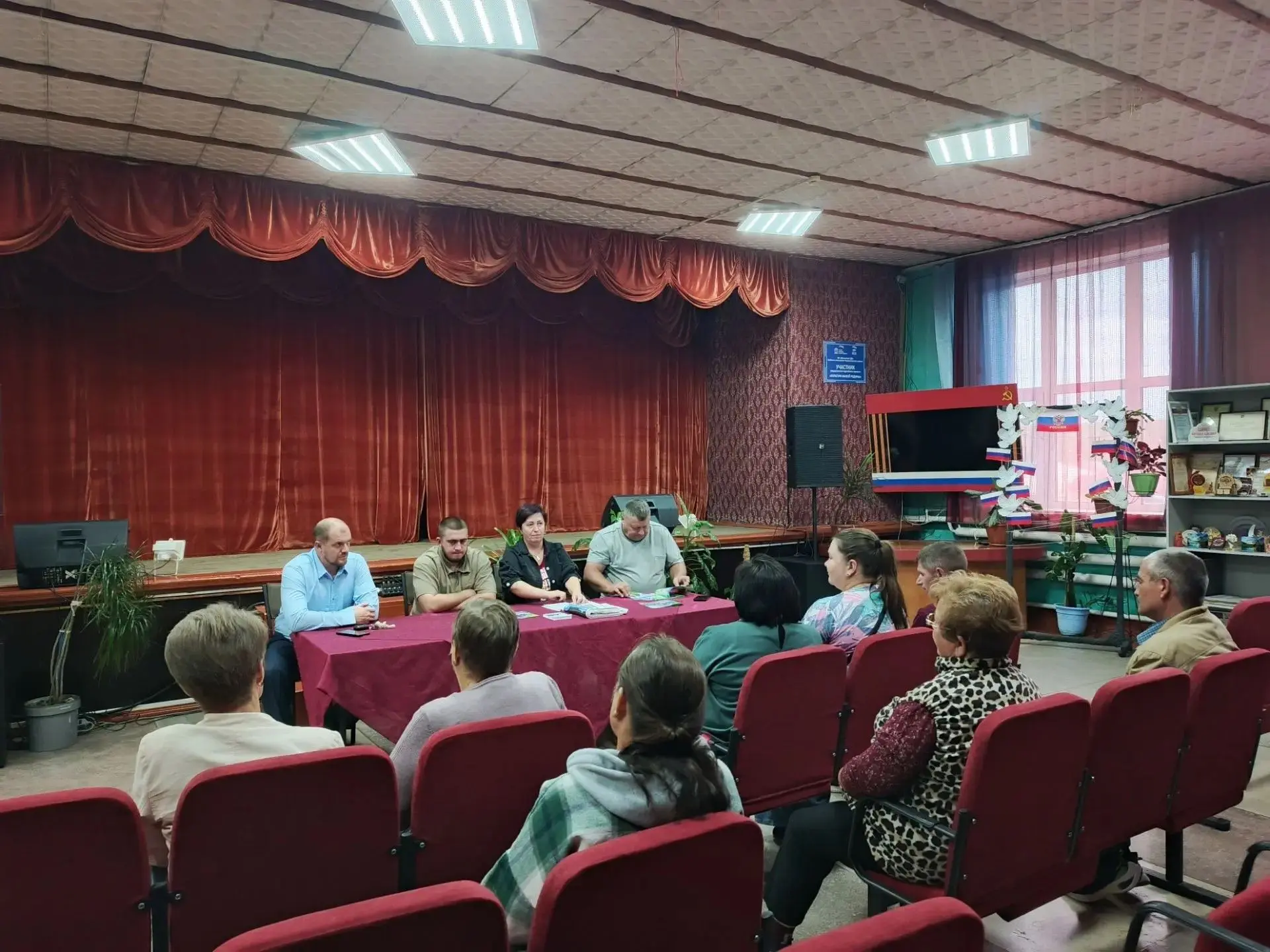 Встреча депутатов с жителями села Ярки