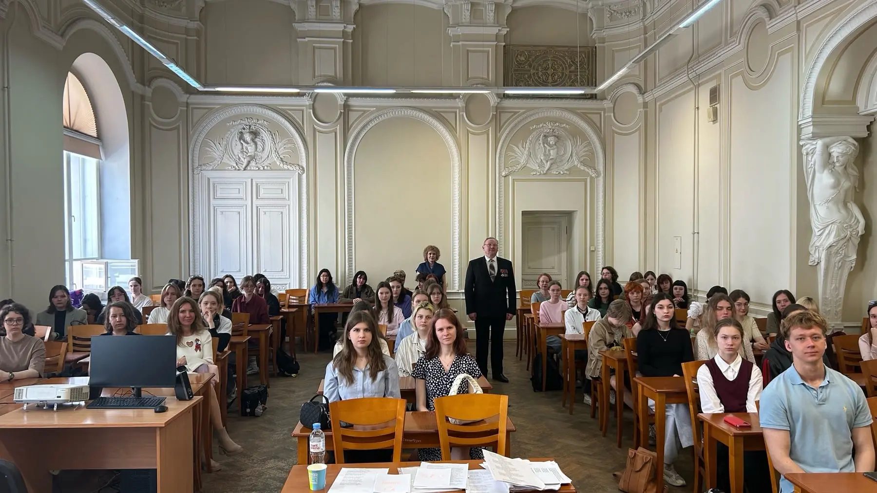 🇷🇺 В рамках социально-культурного проекта, посвящённого Году единства народов России на библиотечно-