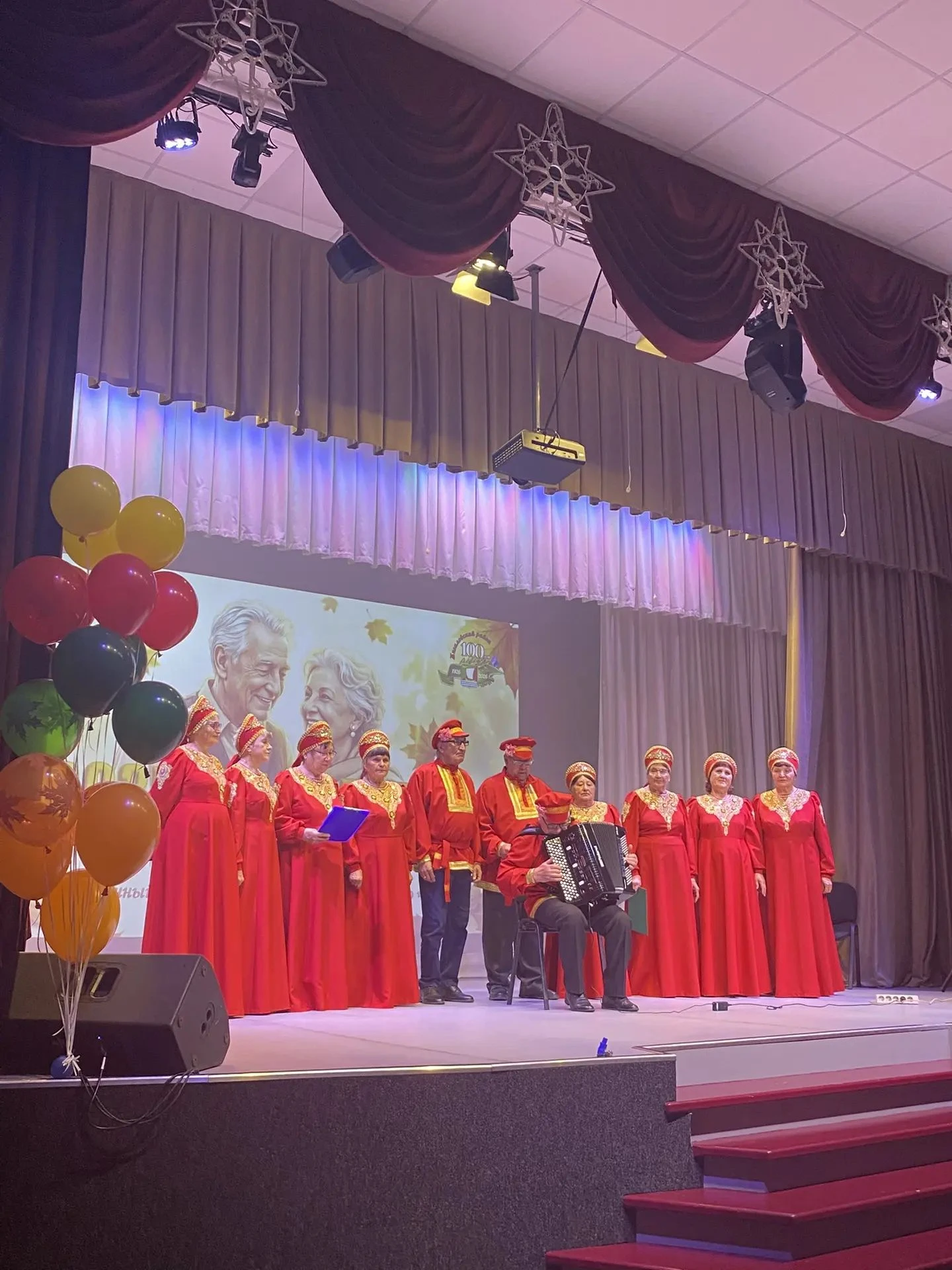 В честь Международного дня пожилого человека в стенах местного Дома культуры состоялся ...