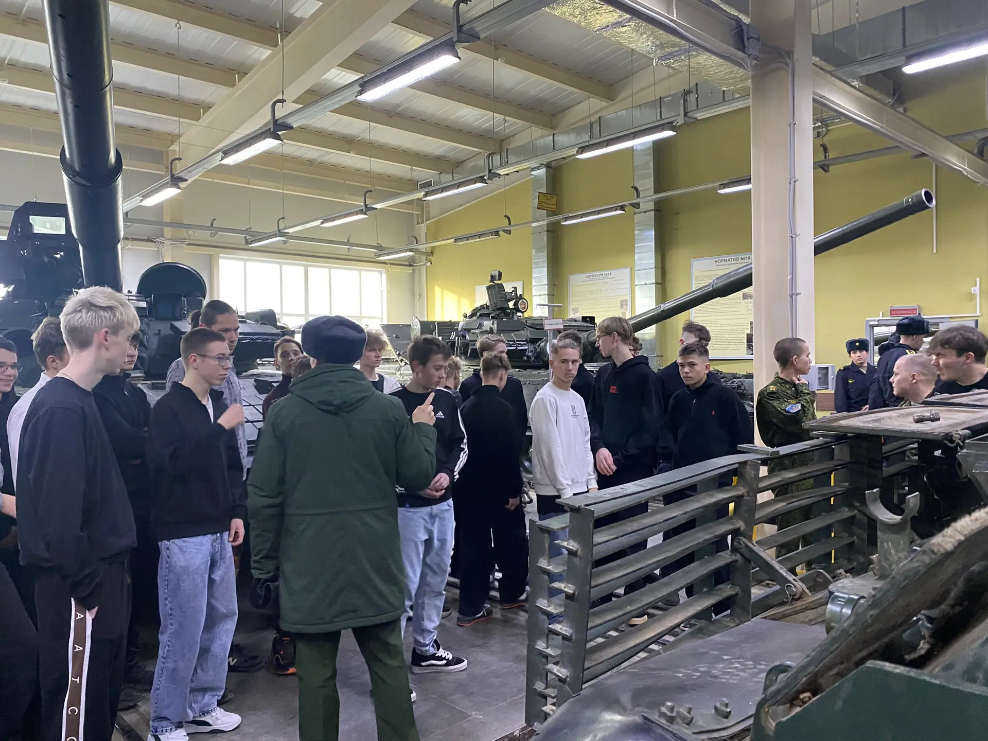 Будущие защитники Отечества: школьники Бугульминского района в Казанском танковом училище  В рамках 