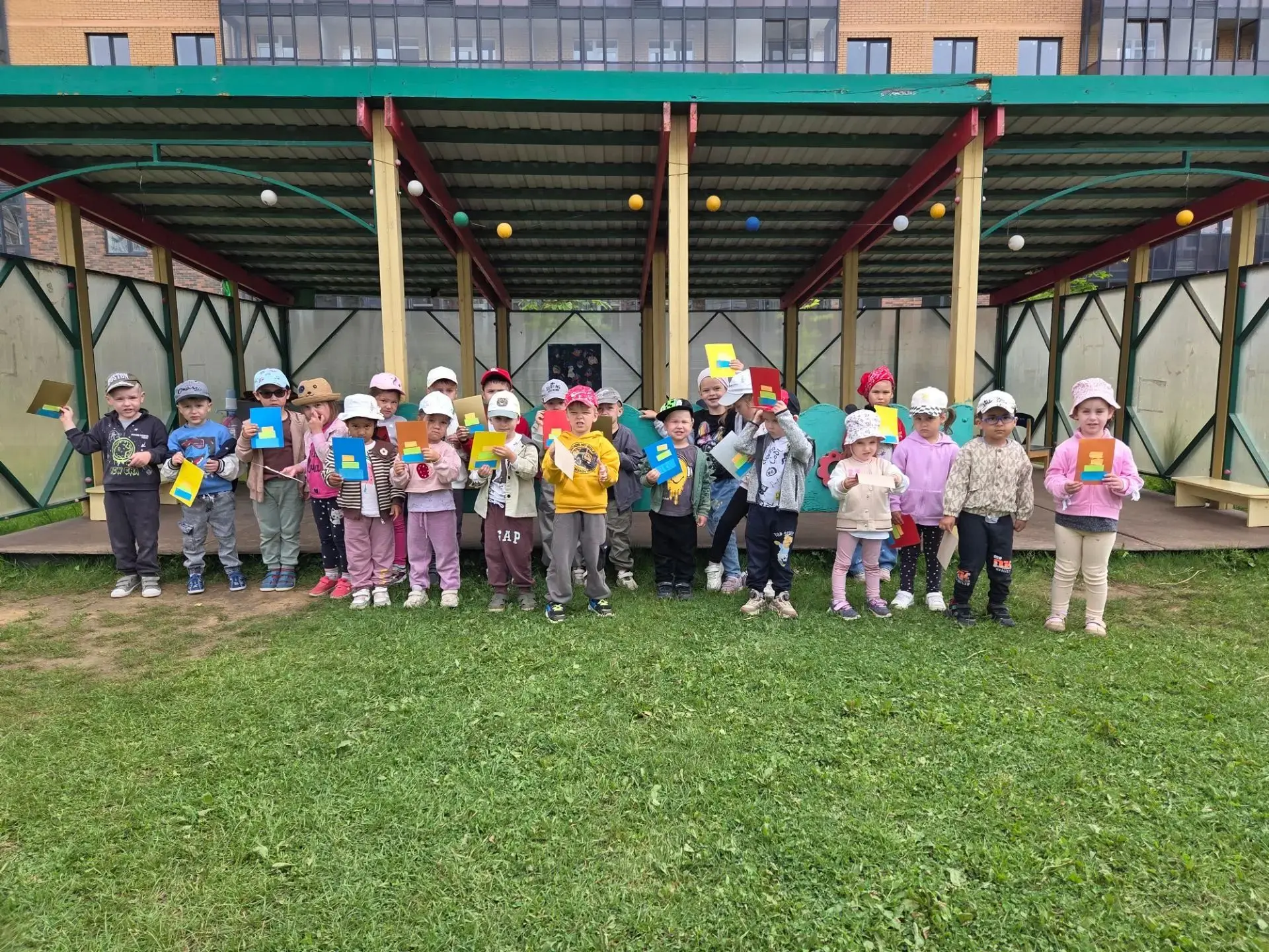 🎂 День торта в младших группах 🎂
Сегодня наши малыши превратились в настоящих кондитеров и своими 