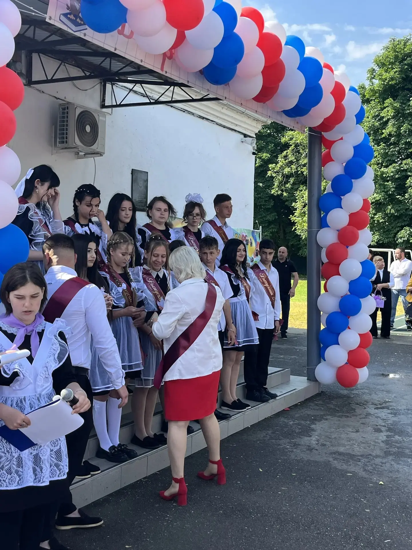 Сегодня в МБОУ МО Динской район ООШ 9 им.А.П.Маресьева прогремел последний звонок! 🎉  Этот день запо
