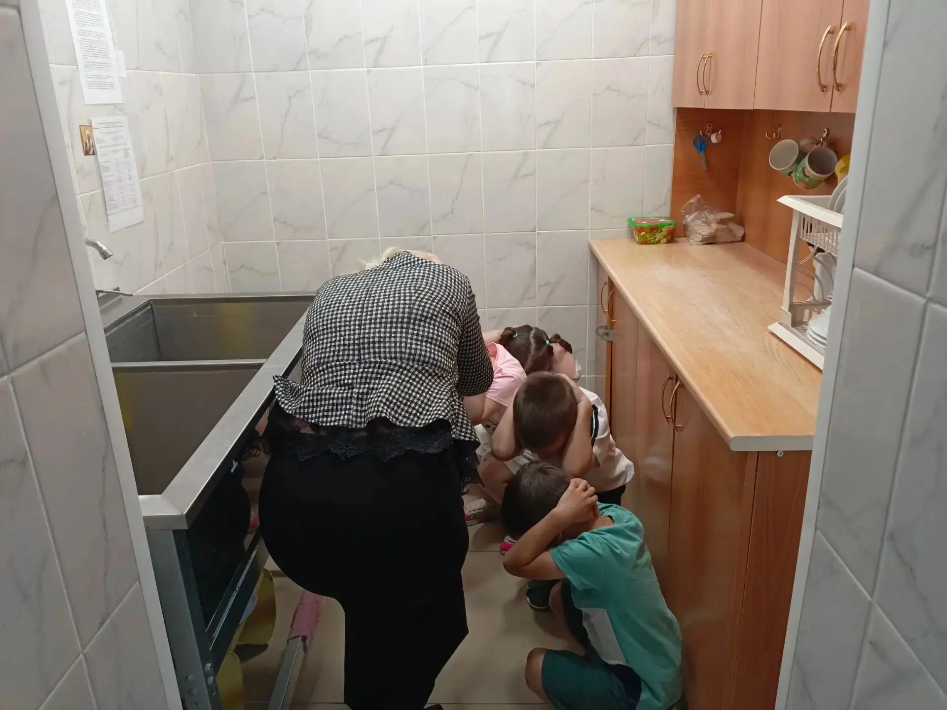 🛡️ Безопасность начинается с детства: в детском саду села Варны прошло занятие по граж...