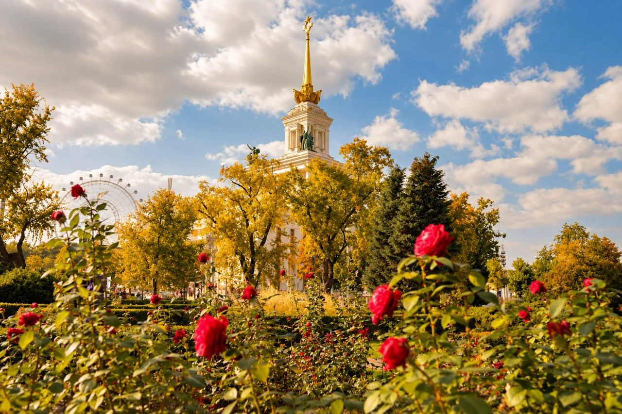 Красивые места для прогулок и фото на ВДНХ в октябре