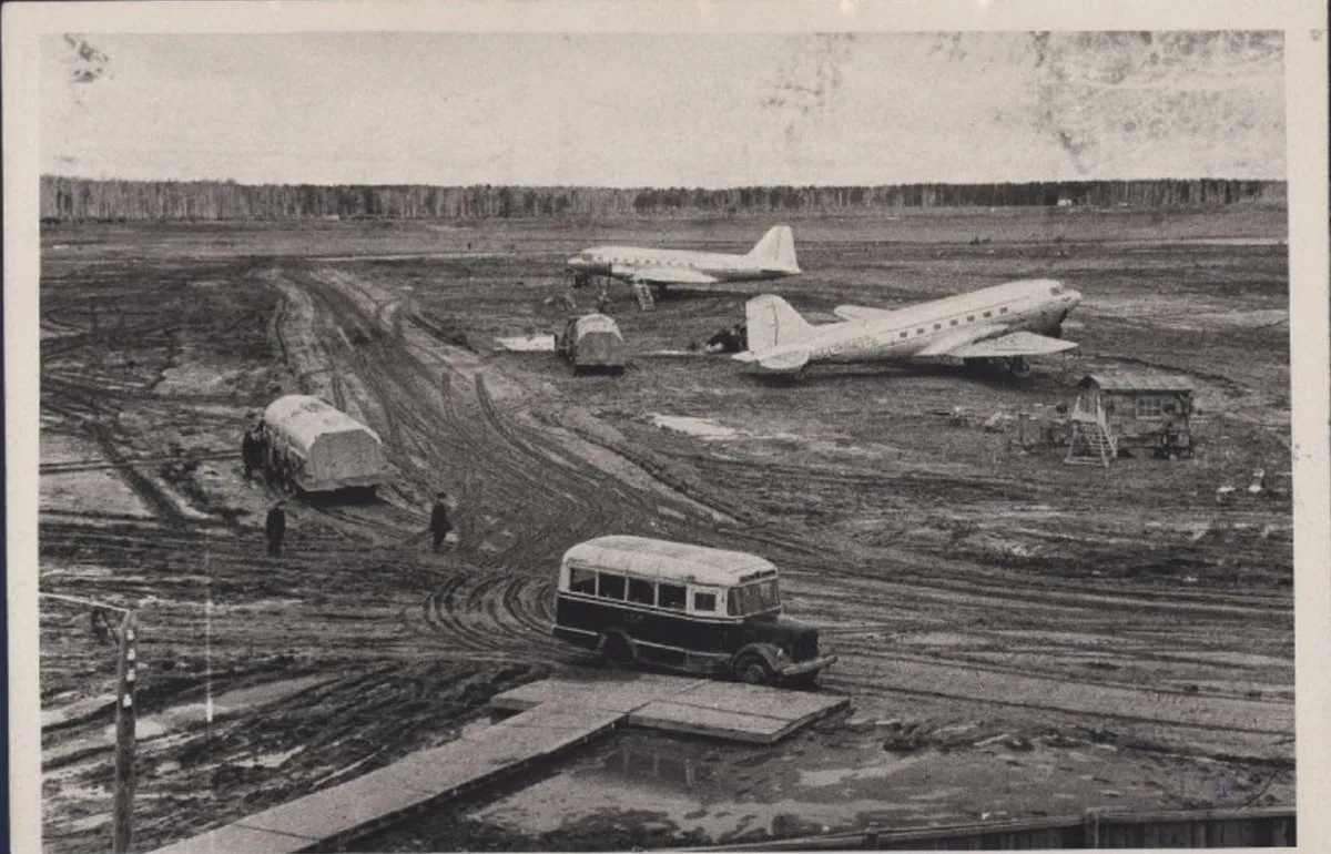 Аэропорт Новосибирска, СССР, 1957 год. 🤩