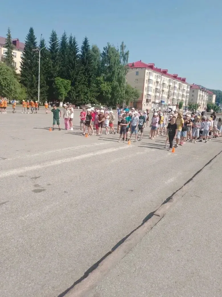 Сегодня на площади Весенней прошли спортивные соревнования, посвящённые дню рождения города Междуреч
