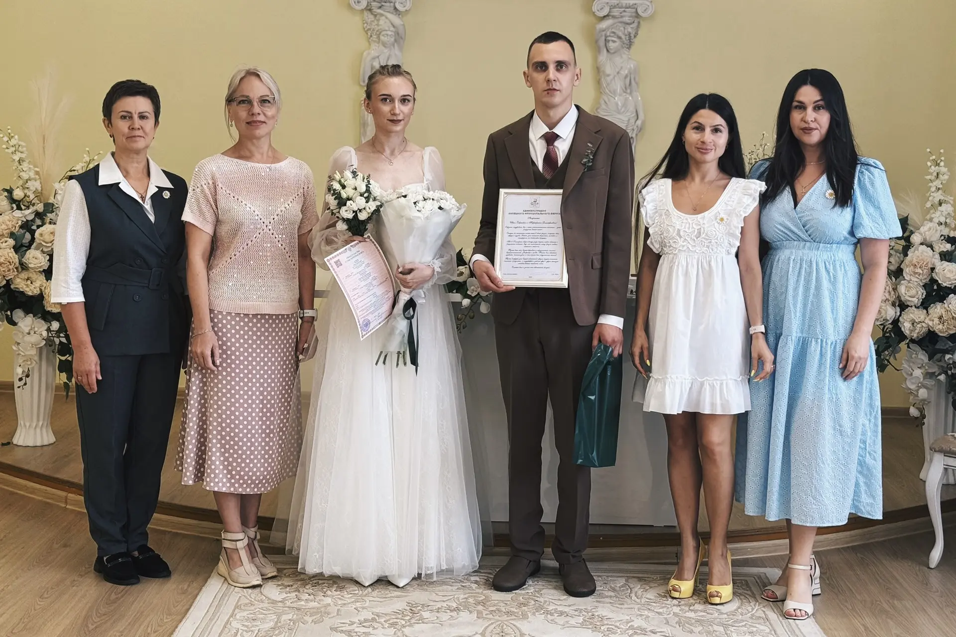 💍В День семьи, любви и верности в ЗАГСе Липецкого округа состоялись торжественные регистрации брако