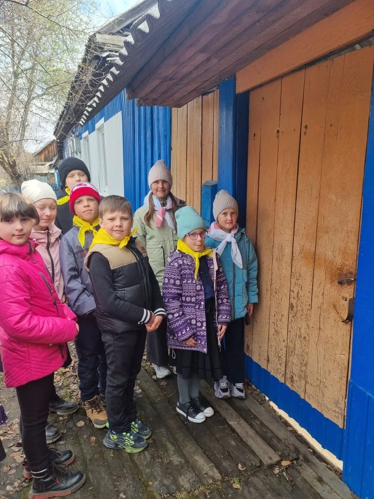 👏В рамках празднования Дня Победы, представители детско-юношеского движения "Орлята России" выполни