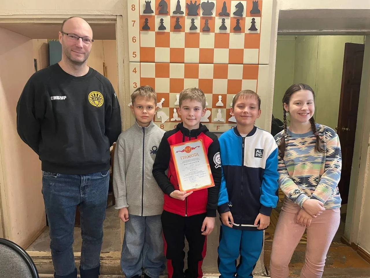 ♟️14 февраля в г. Городец прошел Зональный этап по шахматам "Белая Ладья". Команда нашей школы занял