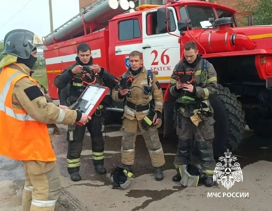 Два дня подряд пожарных вызывали в недостроенный объект у Братской районной больницы