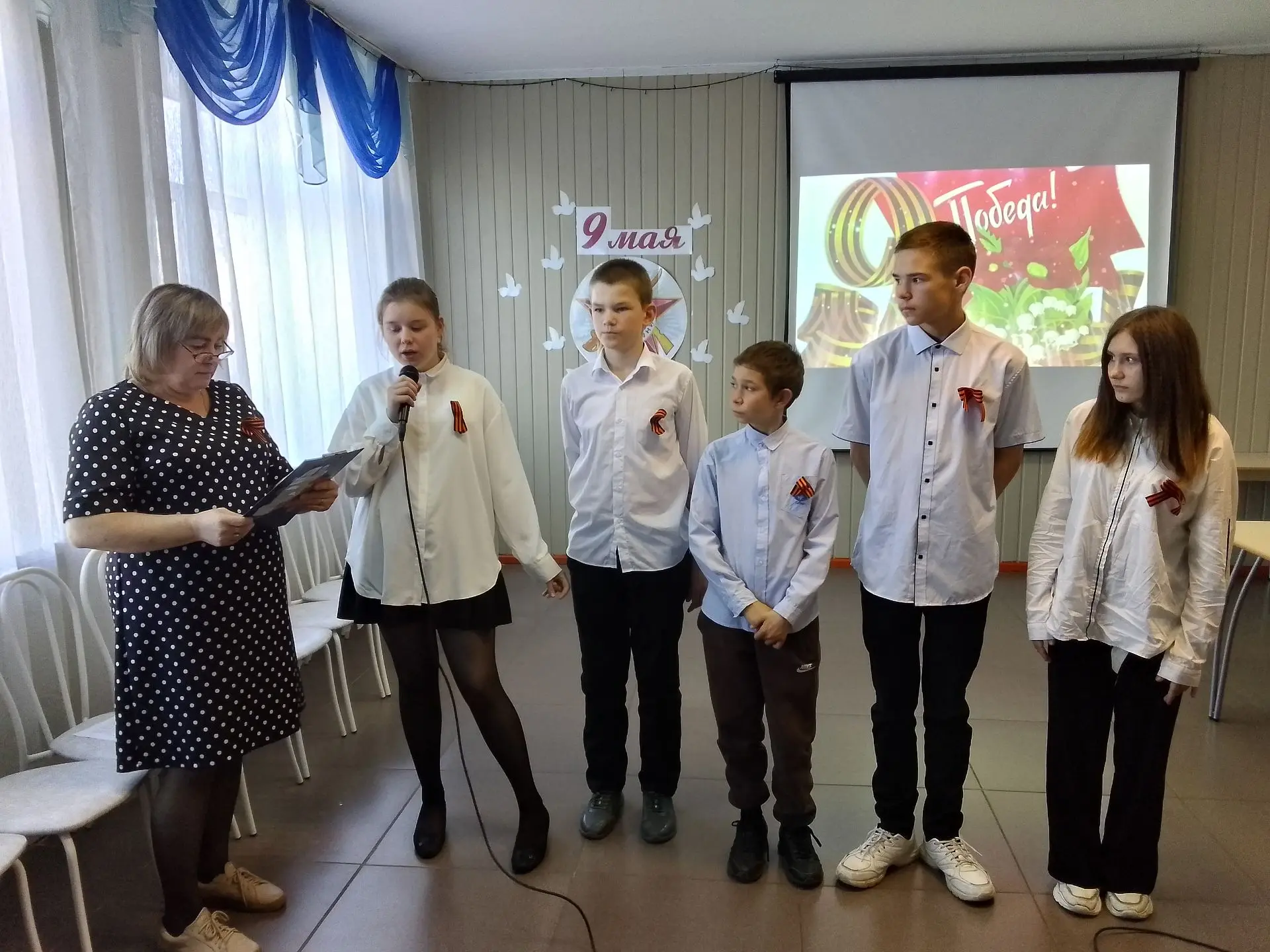 «Этих дней не смолкнет слава»: в нашей школе прошёл концерт ко Дню Победы.