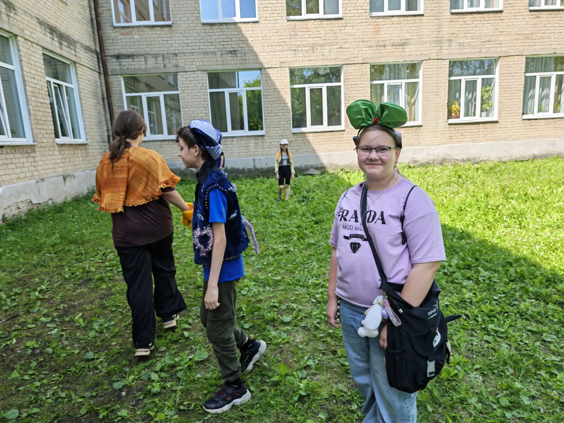 Комический футбол

Комический футбол — это шуточная, развлекательная версия футбола. Его главная цел