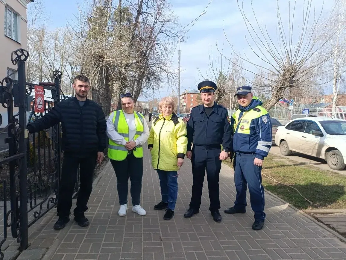 Безопасность ребенка на дороге - одна из самых важных задач взрослых. Поэтому в детском...