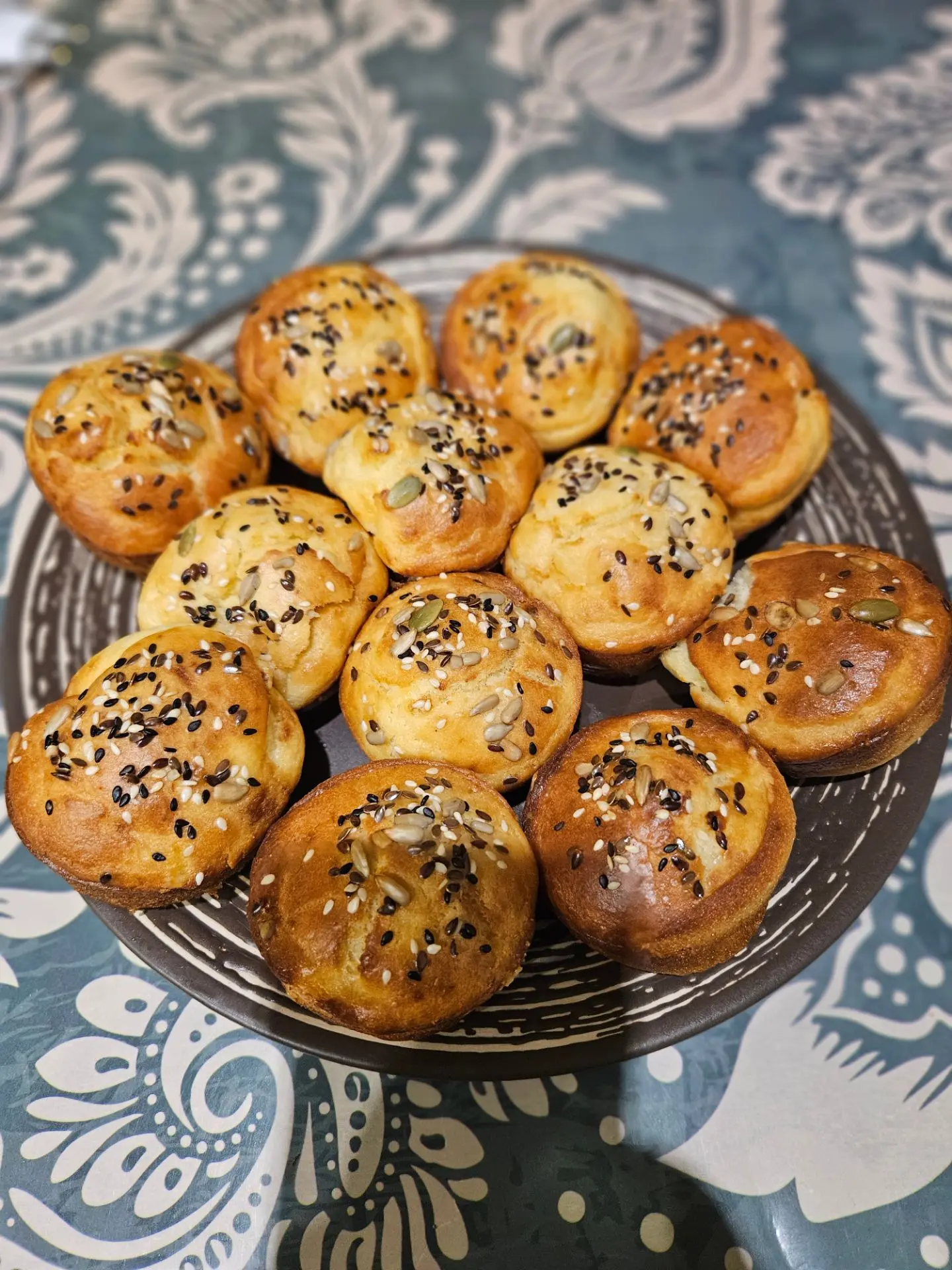 День завершаем....сырными кексами🥧  Кто пробовал, тот знает🤤