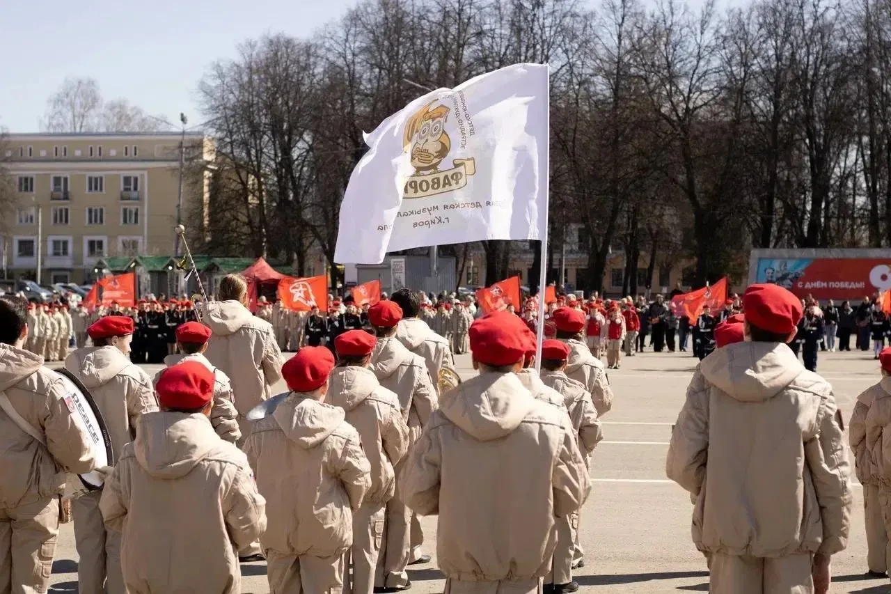 🎖️ Гордость нашей школы! 🎖️  Ученица 5 «Б» класса Мокрушина Алиса выступила на юнармейском Параде По