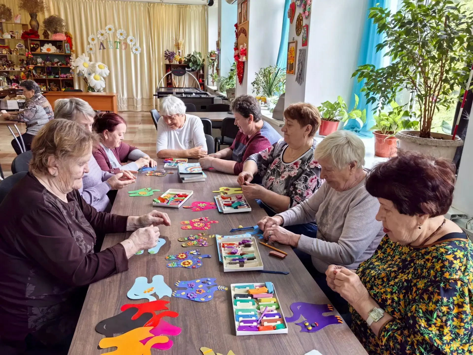 Тепло, творчество и новые друзья!