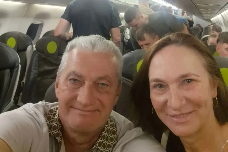 Преподаватель медвуза спасла иностранку на борту самолета «Новосибирск-Благовещенск»

Пассажиркой ок
