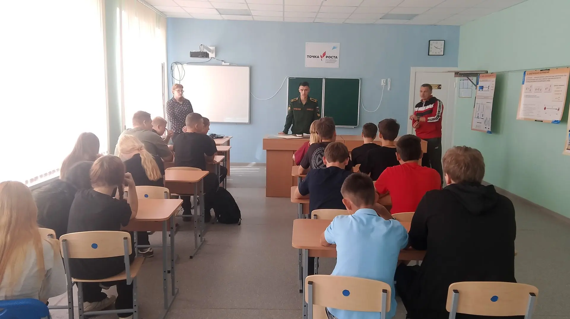 В МОУ «СОШ с. Студенки им. А.И. Бородина» прошла встреча с курсантом Пензенского артилл...