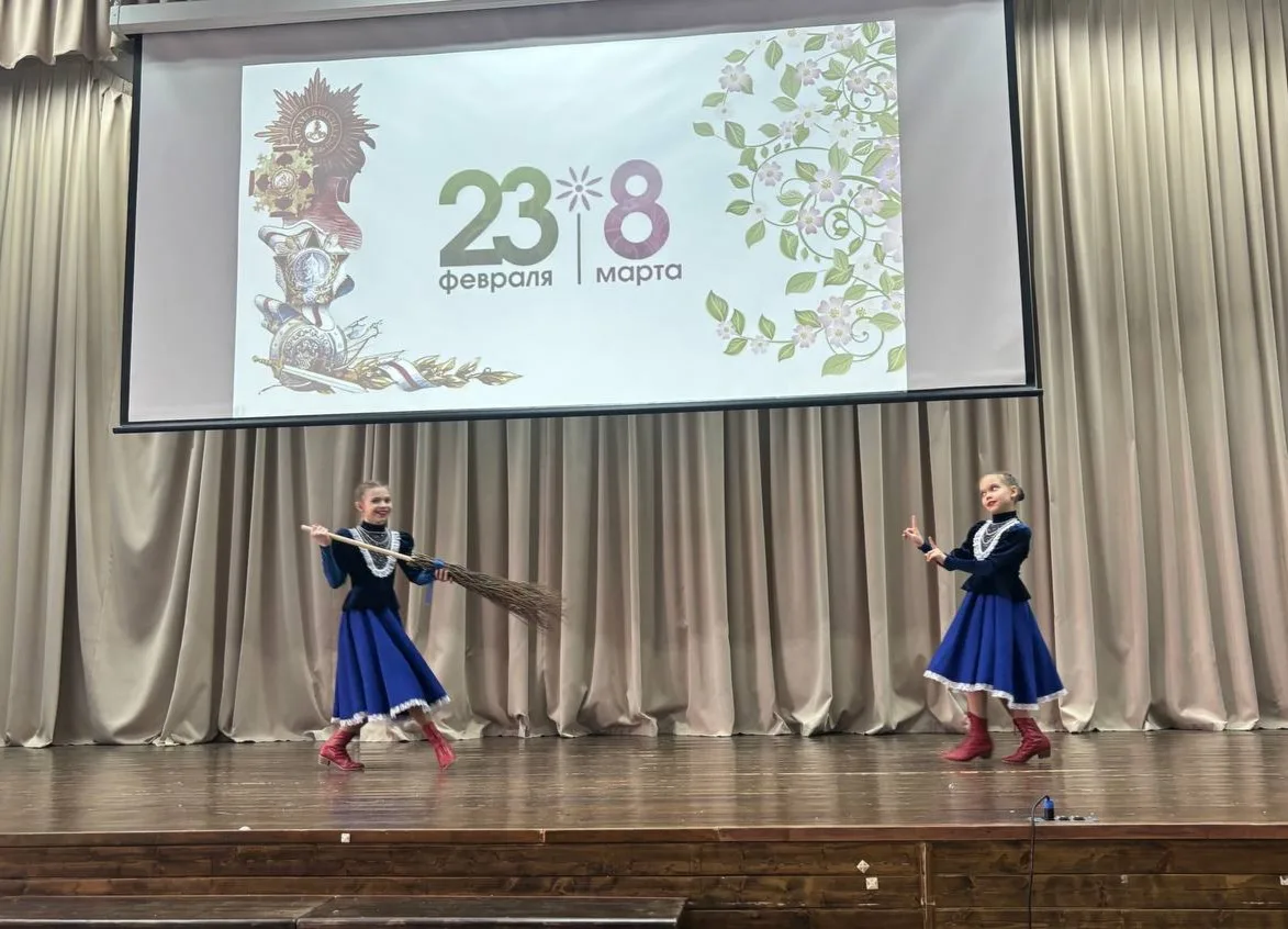 ☀️Весенний дуэт праздников в #ШколанаБогданова  В корпусе 2 нашего Образовательного центра уже стало
