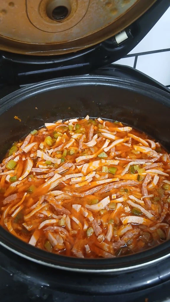 Вкусовые прелести солянки заключаются в её уникальной гармонии и контрасте, которые дел...