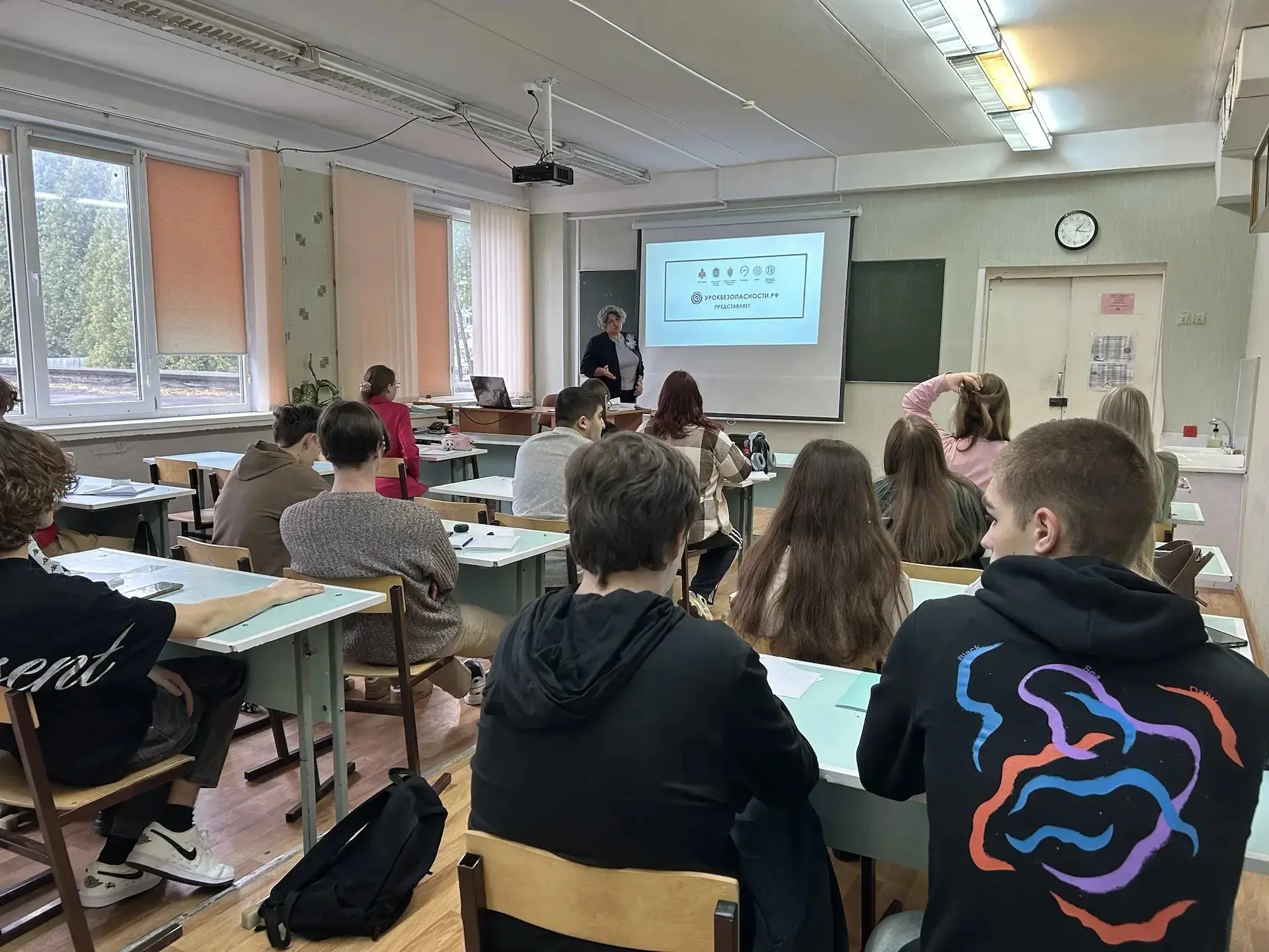 🔔 Профилактика экстремизма и терроризма: важная беседа с обучающимися