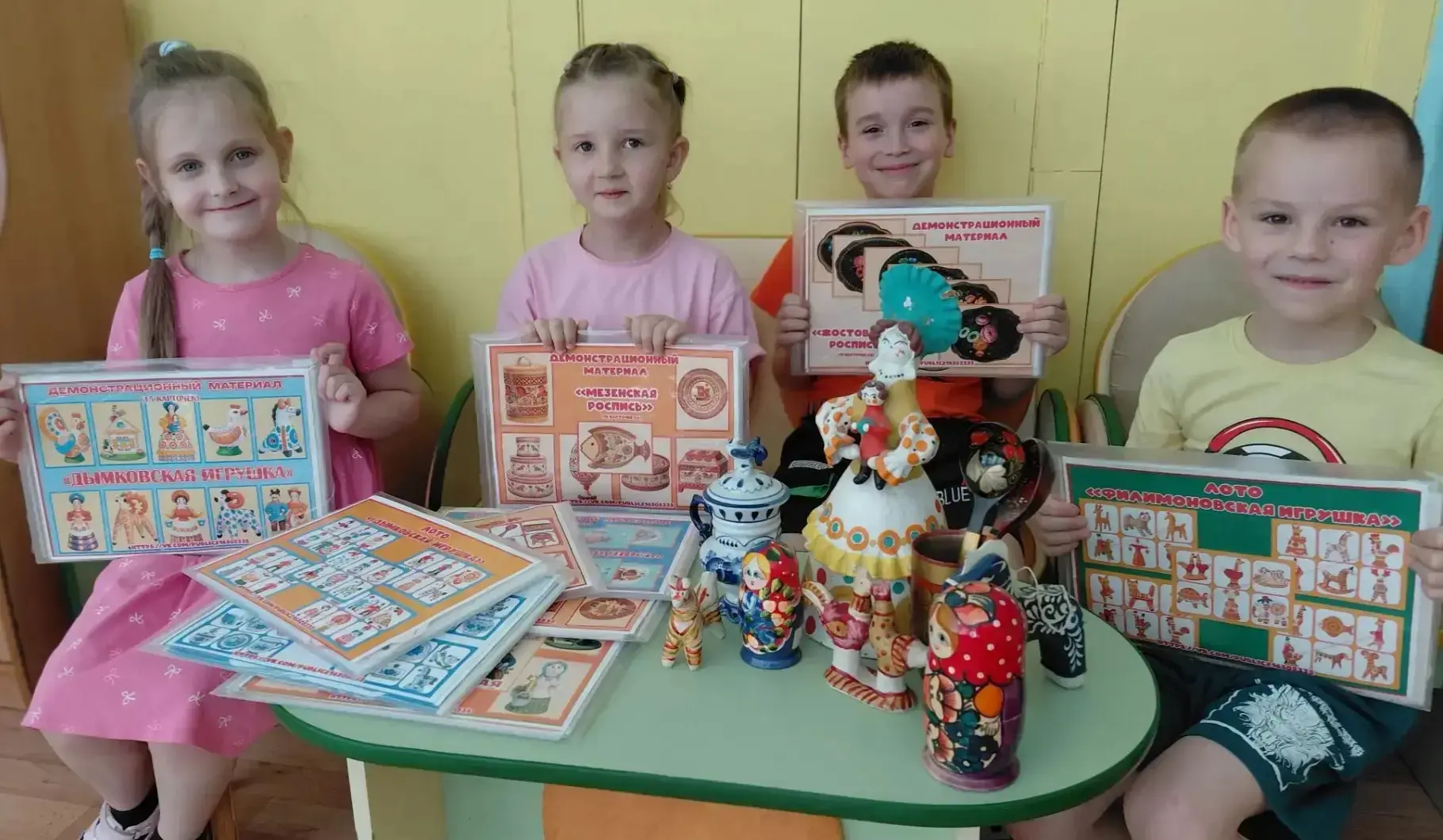 В рамках Года единства народов России в учебном корпусе «Пчелка» прошёл День народных художественных
