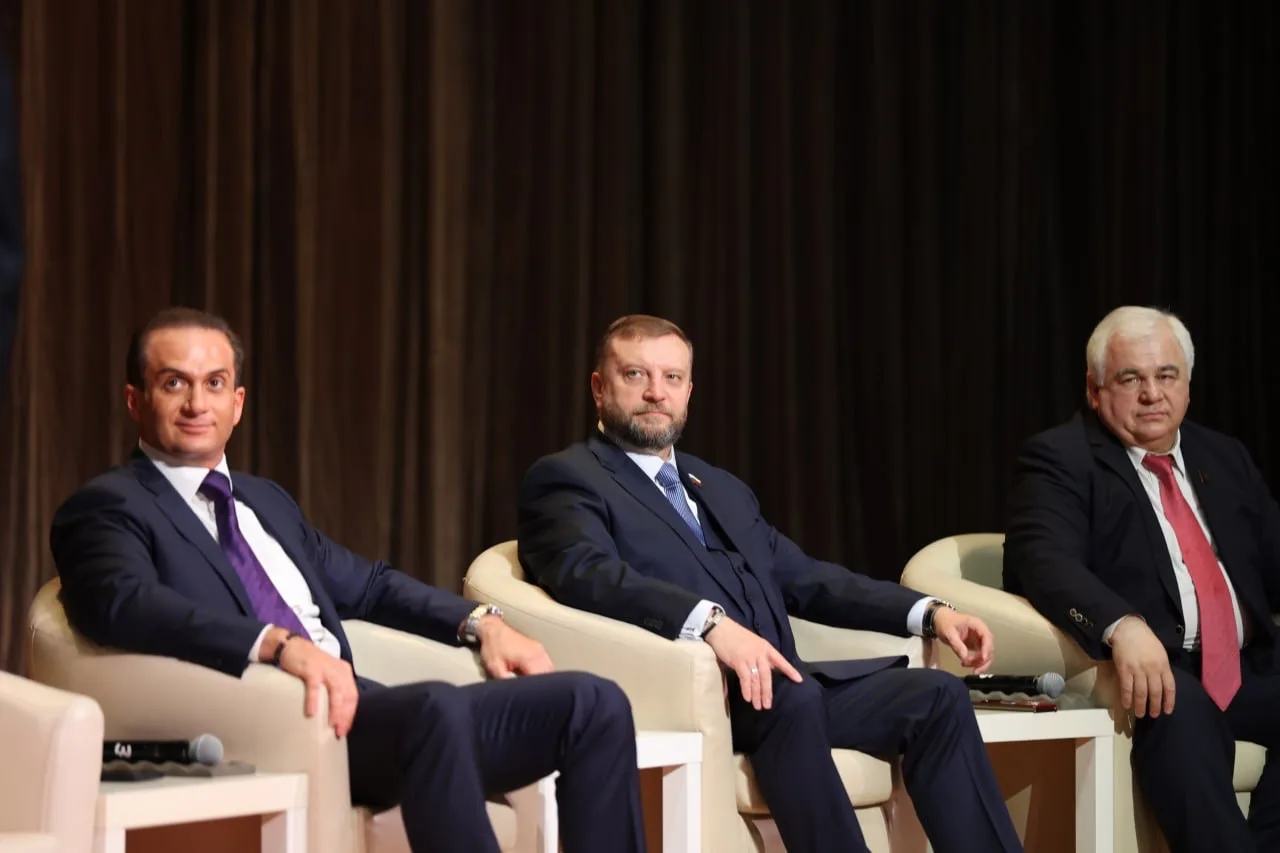 📢Первокурсникам ФУП МГИМО вручены студенческие билеты