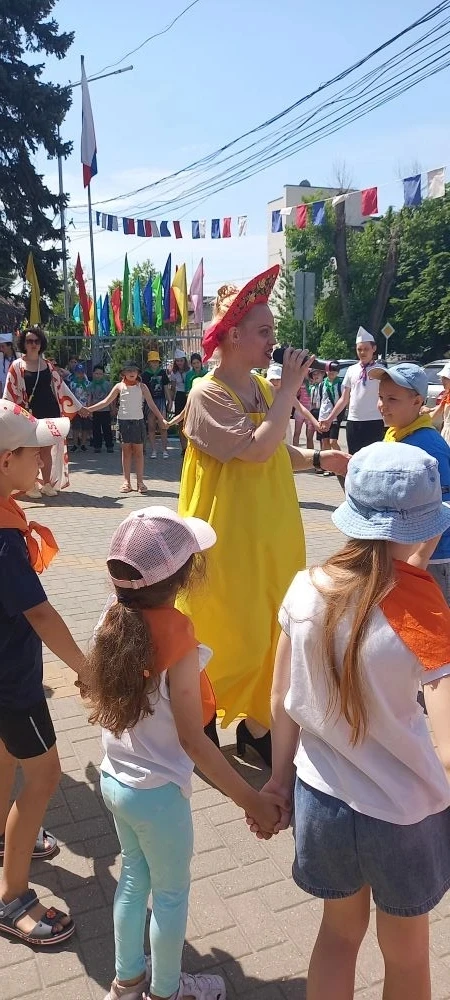 🎡 «Русский хоровод»: традиции, веселье и море улыбок! 🎡

В нашем лагере прошла увлекательная игра 
