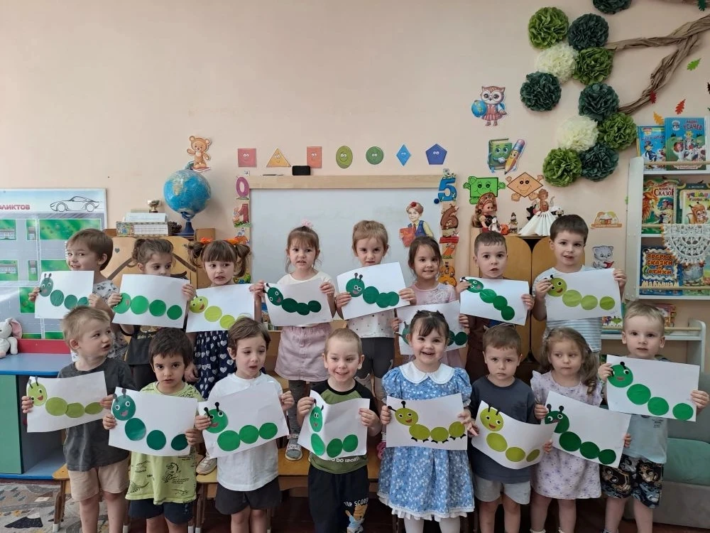 МОУ "СОШ-2" г.Истра, корпус  1-22.Занятие по аппликации во второй младшей группе №6 "Дельфинчики". Т