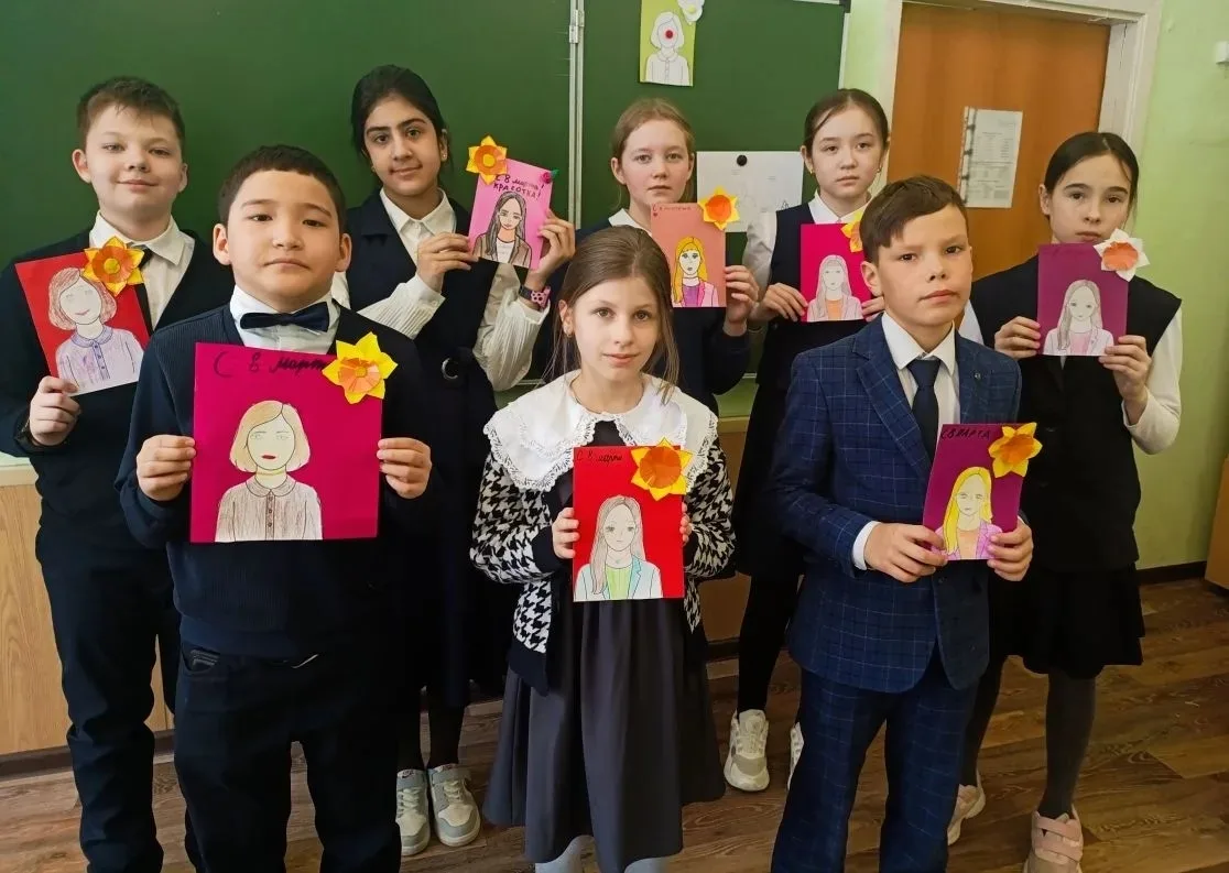 💐 8 марта- Международный женский день.  🇷🇺🌷В современной России Международный женский день остается 