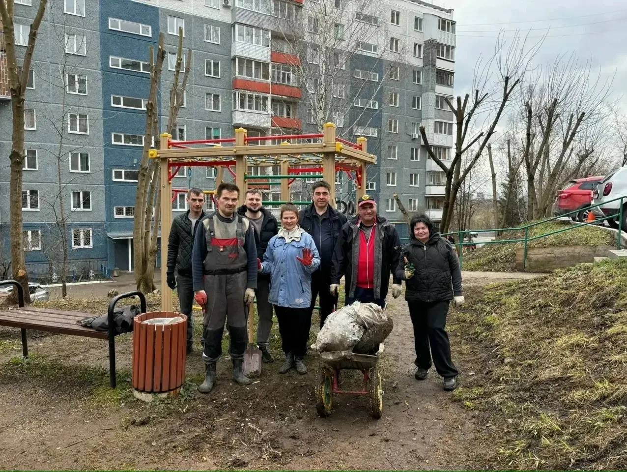Собственники МКД - Ивановская, 17 из числа первых, кто провёл ежегодный субботник на пр...