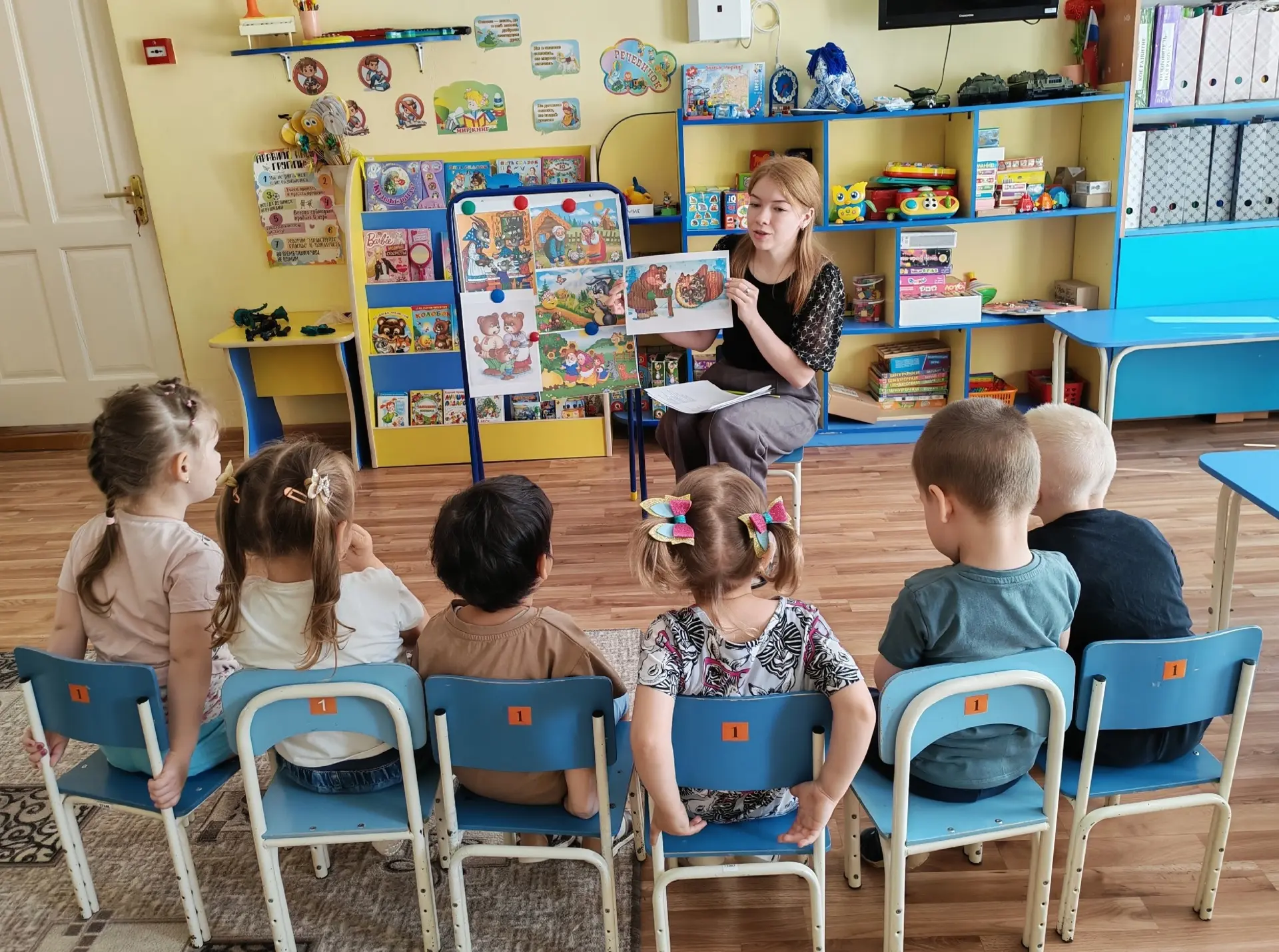 В младшей группе «Солнышко☀» прошла неделя «В мире много сказок»! 📚
 
Ребята окунулись в удивительн